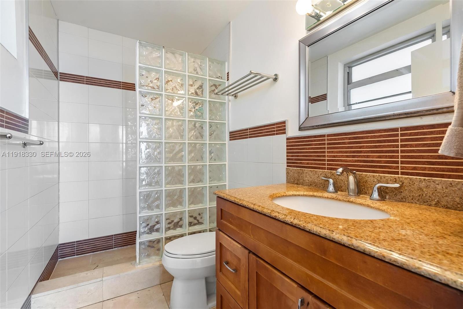 9102 W Bay Harbor Dr Unit: 2-DW