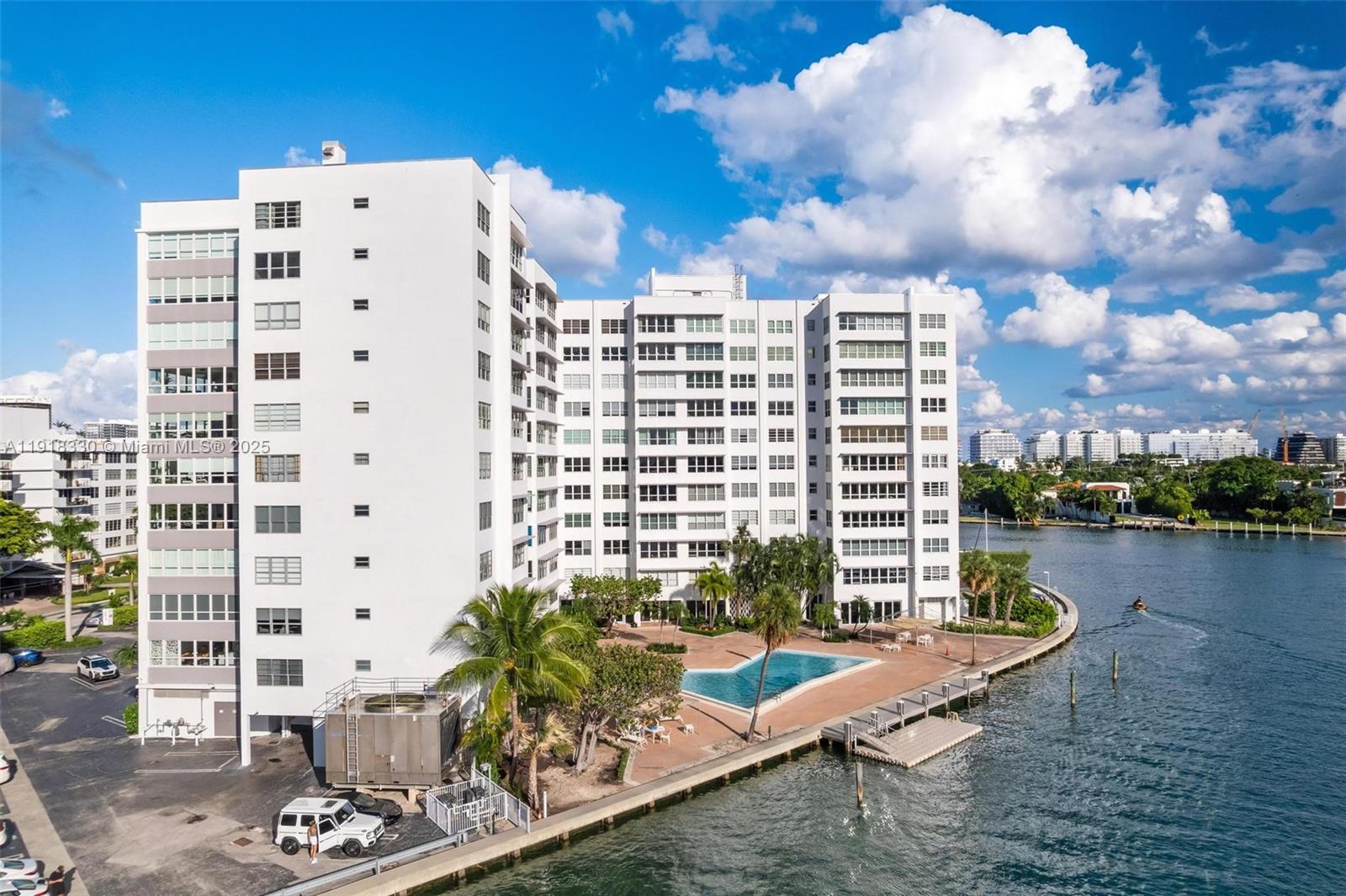 9102 W Bay Harbor Dr Unit: 2-DW