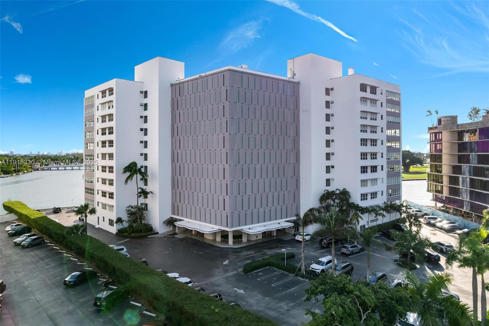 9102 W Bay Harbor Dr Unit: 2-DW