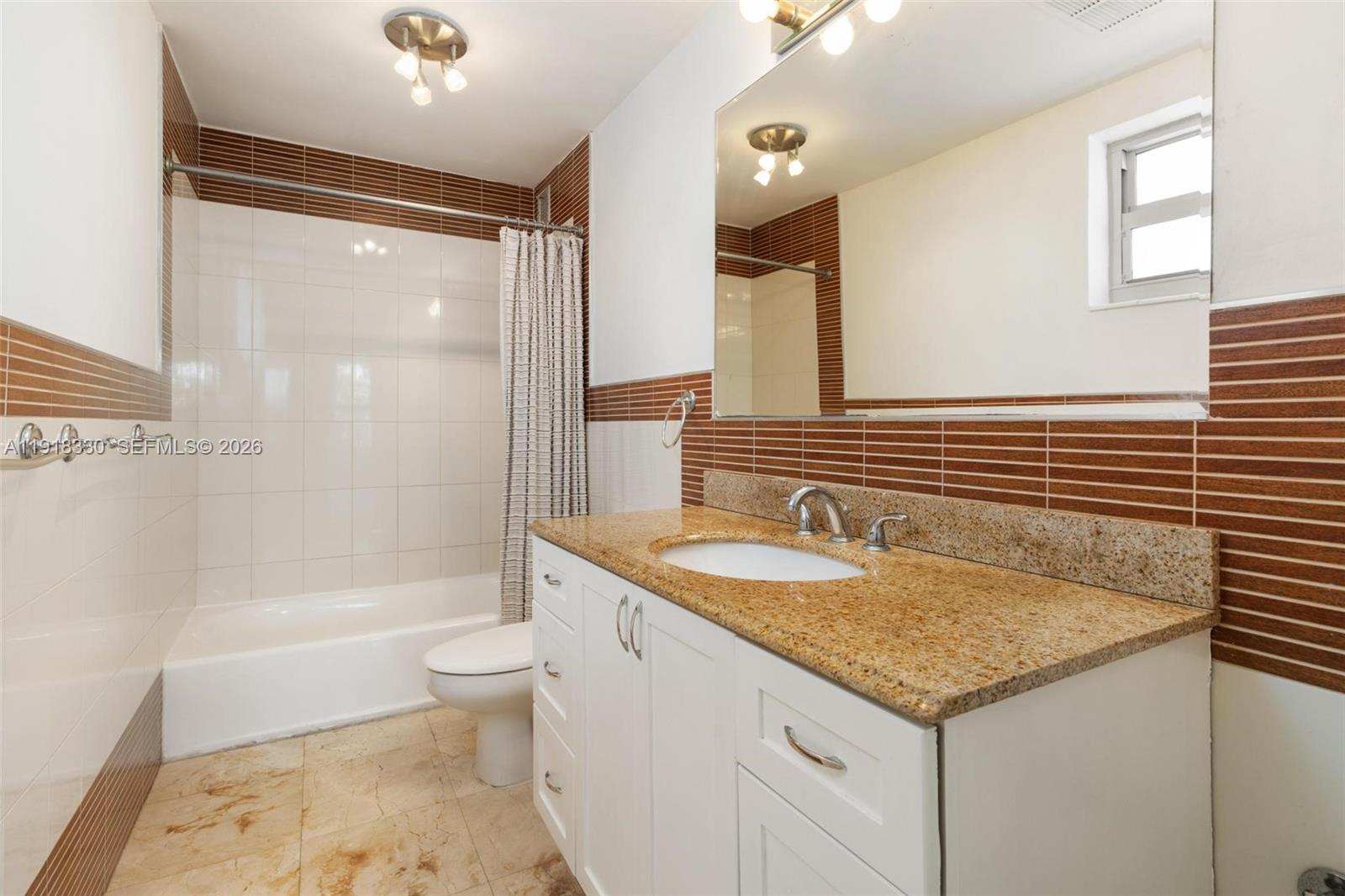 9102 W Bay Harbor Dr Unit: 2-DW