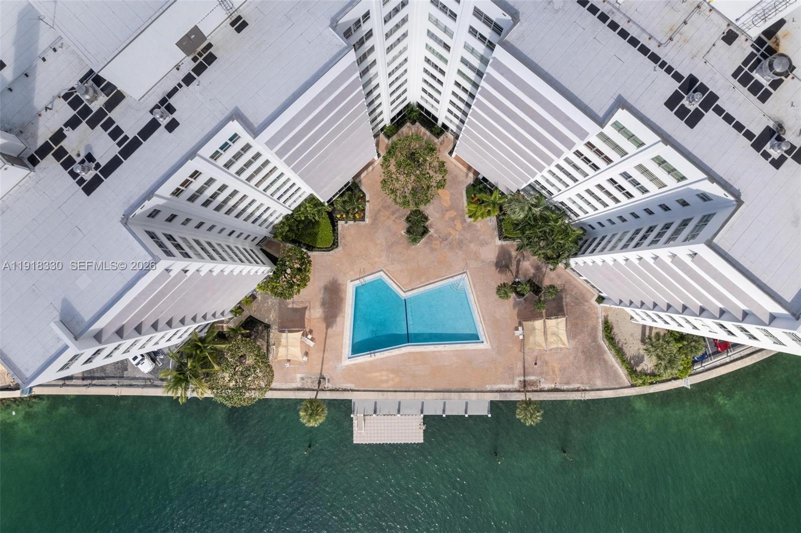 9102 W Bay Harbor Dr Unit: 2-DW