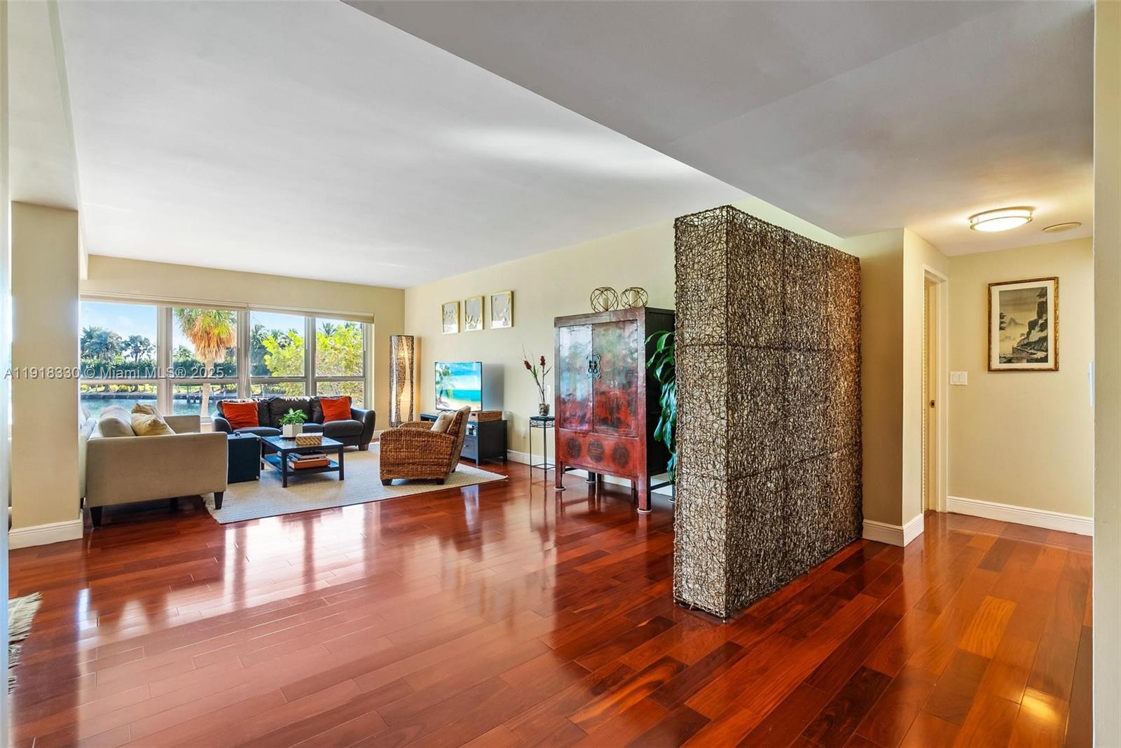 9102 W Bay Harbor Dr Unit: 2-DW