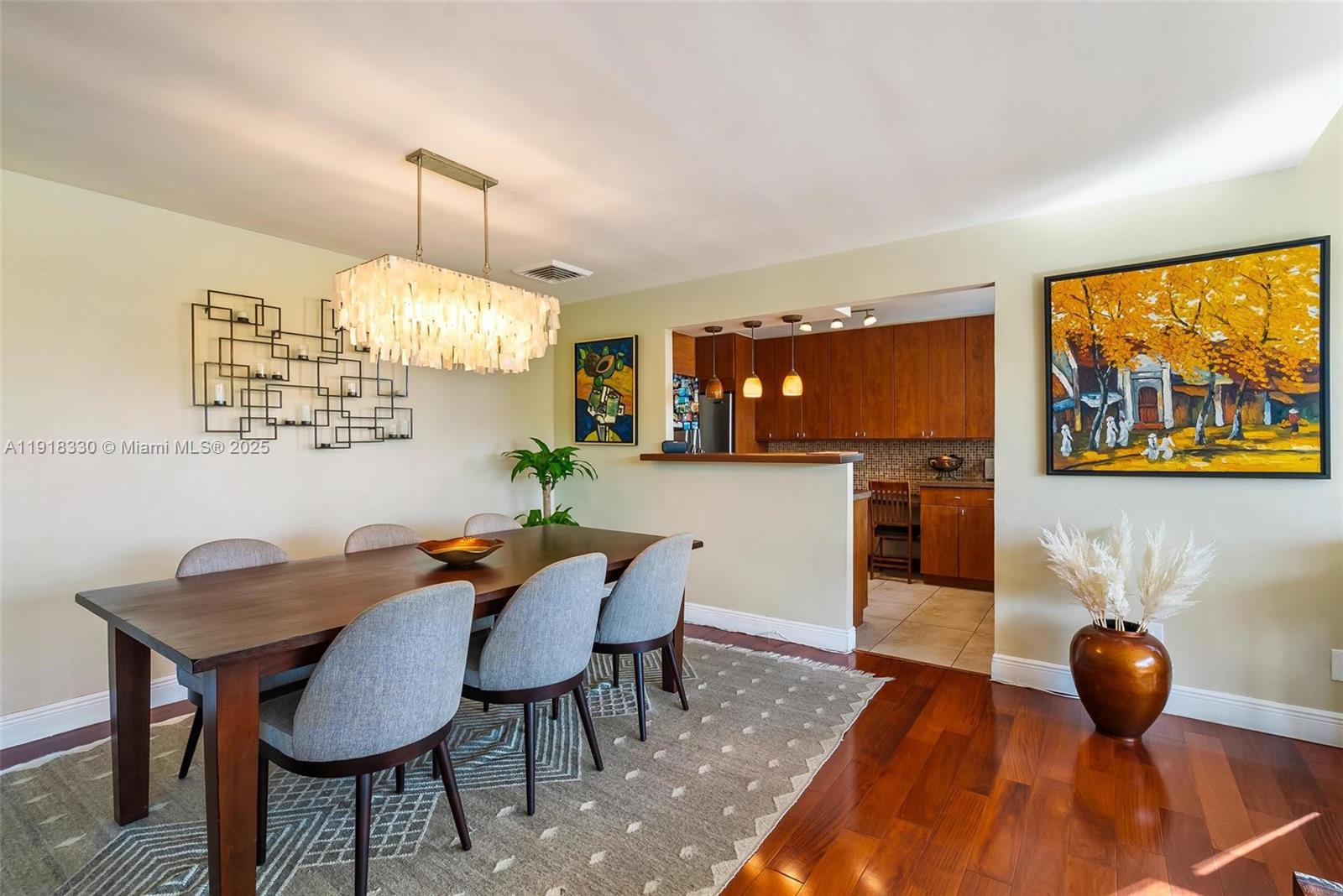 9102 W Bay Harbor Dr Unit: 2-DW