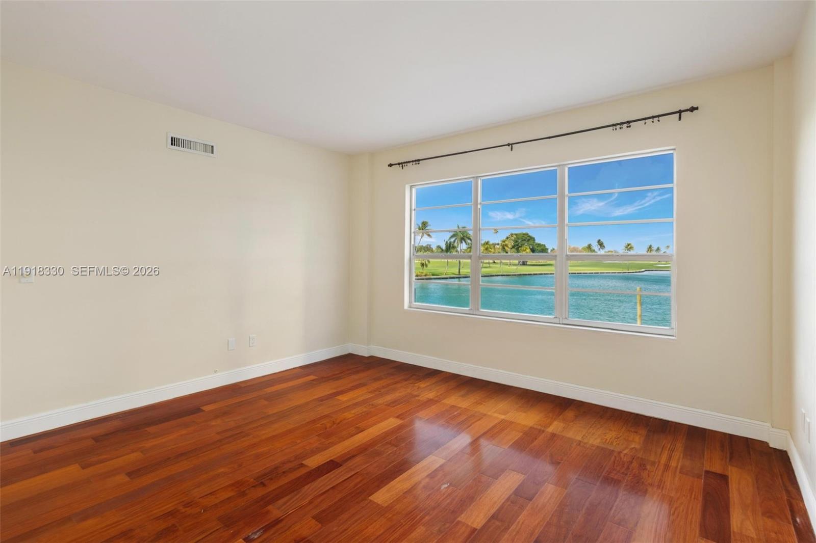 9102 W Bay Harbor Dr Unit: 2-DW