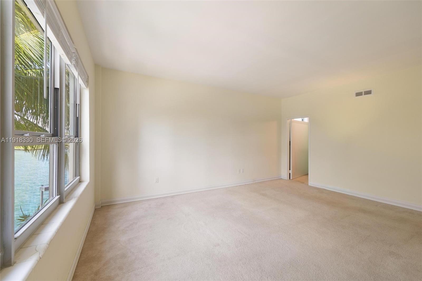 9102 W Bay Harbor Dr Unit: 2-DW