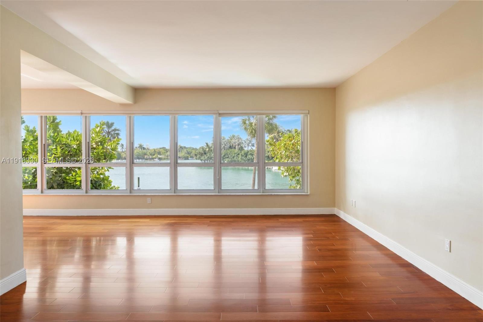 9102 W Bay Harbor Dr Unit: 2-DW