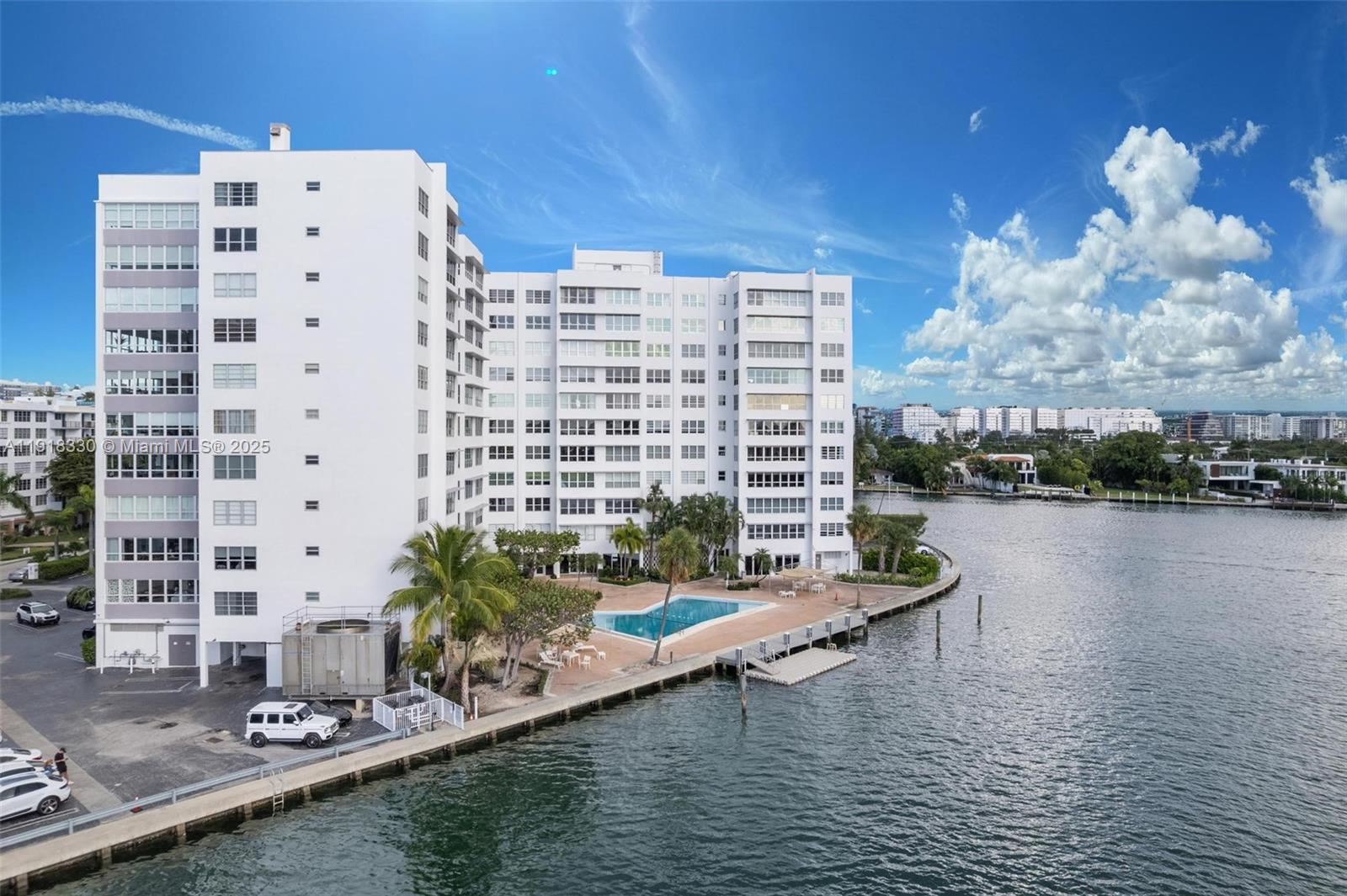 9102 W Bay Harbor Dr Unit: 2-DW