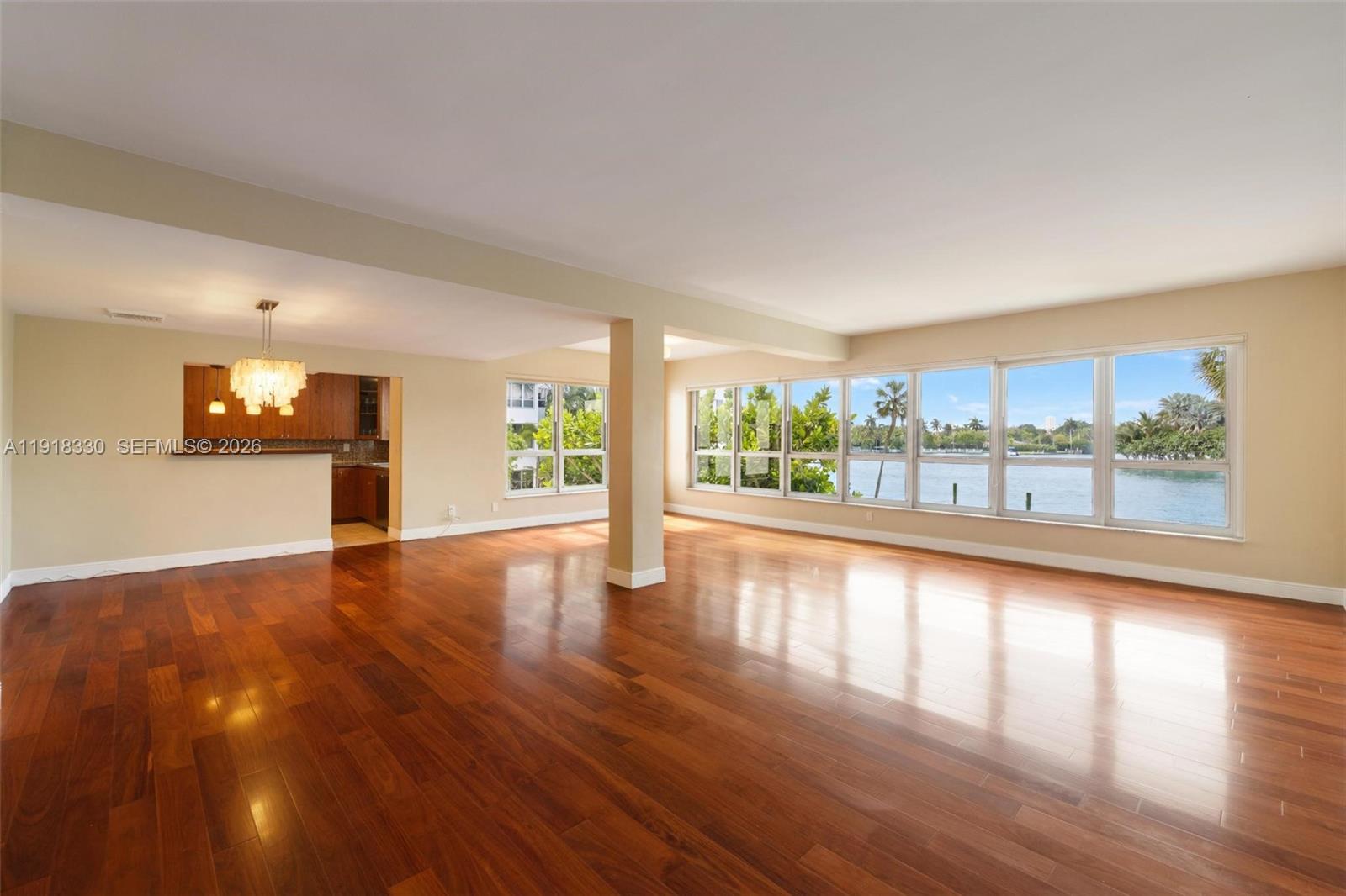 9102 W Bay Harbor Dr Unit: 2-DW