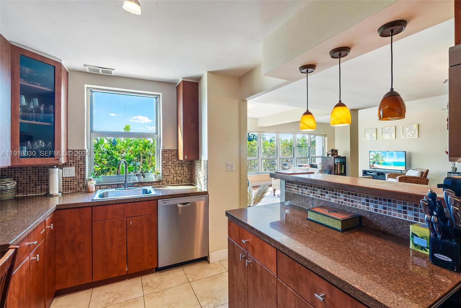 9102 W Bay Harbor Dr Unit: 2-DW
