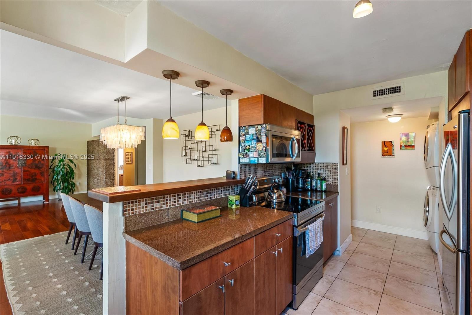 9102 W Bay Harbor Dr Unit: 2-DW