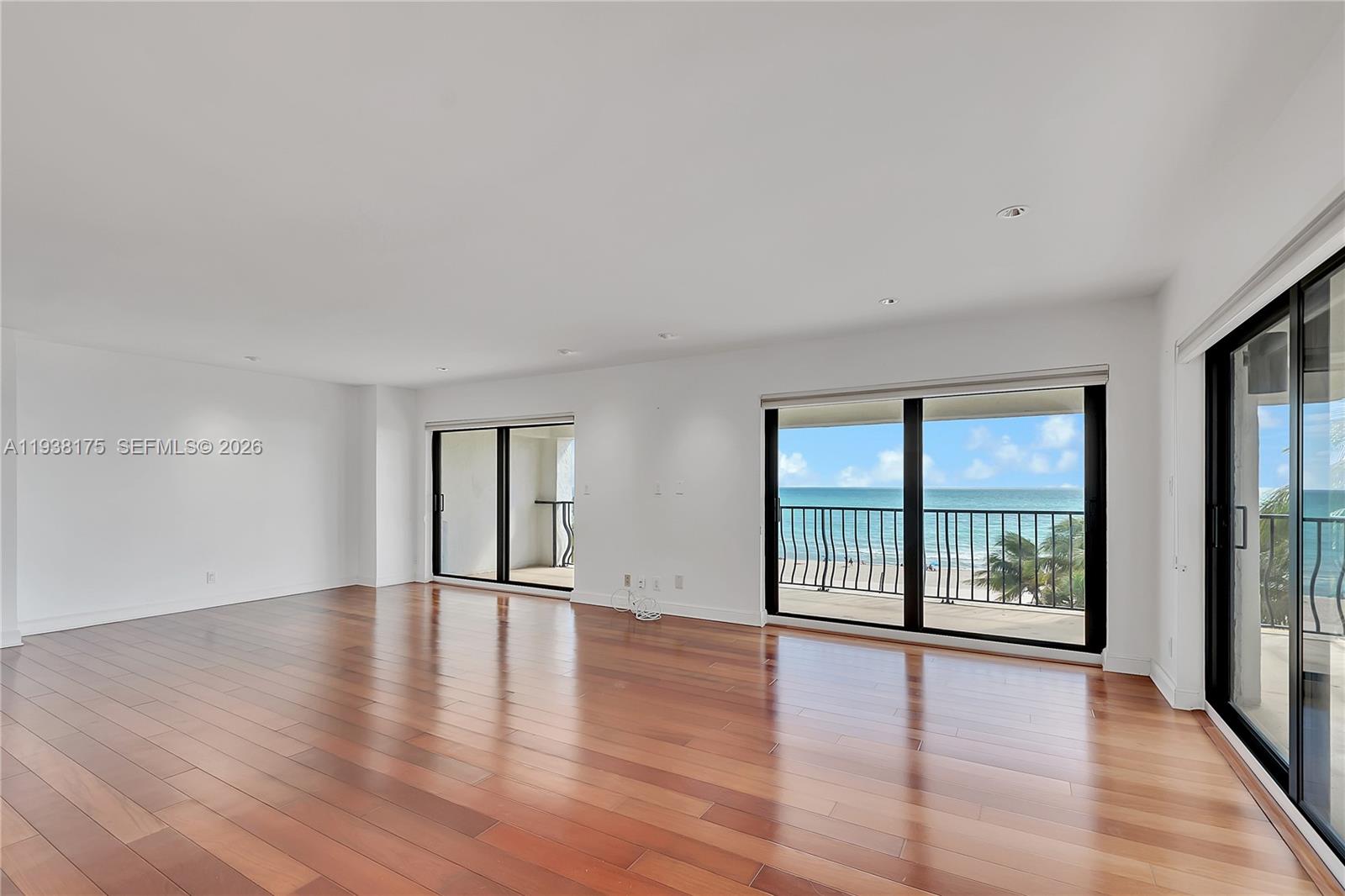 5415 Collins Ave # 506