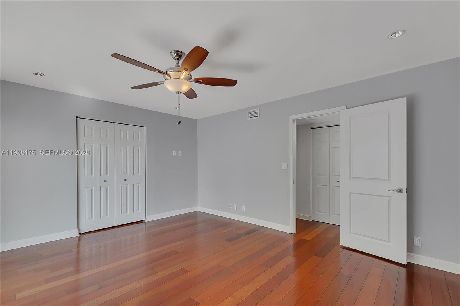 5415 Collins Ave # 506