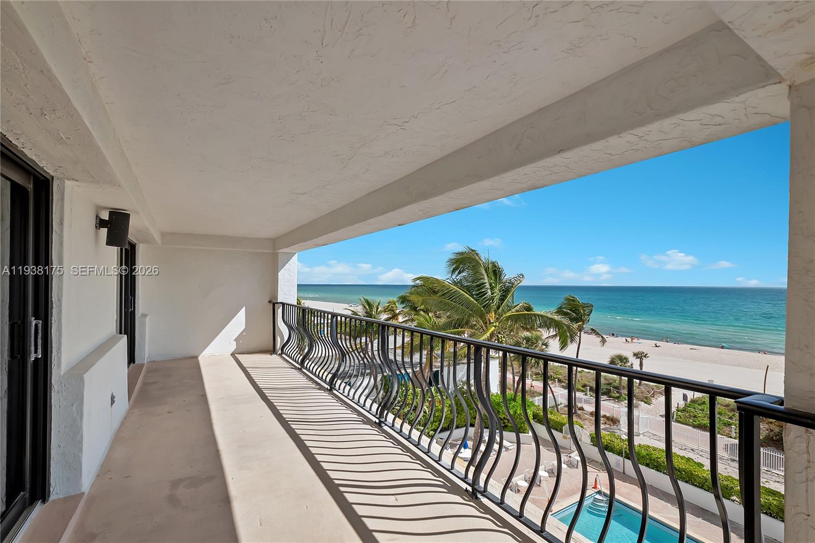 5415 Collins Ave # 506