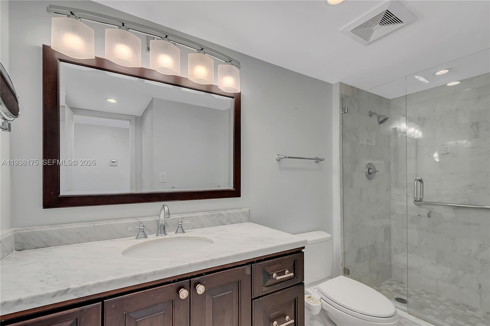 5415 Collins Ave # 506