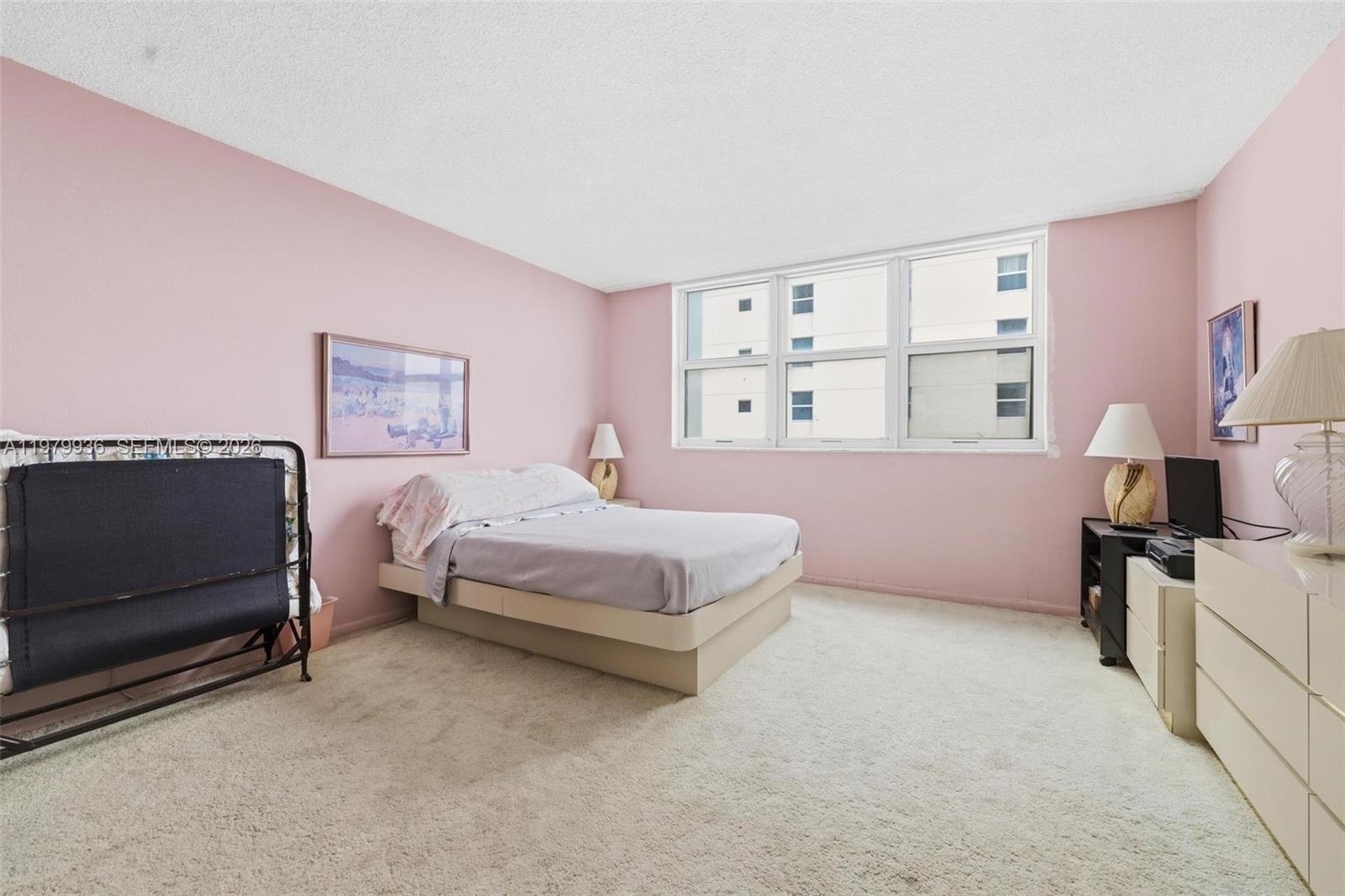 9225 Collins Ave # 610