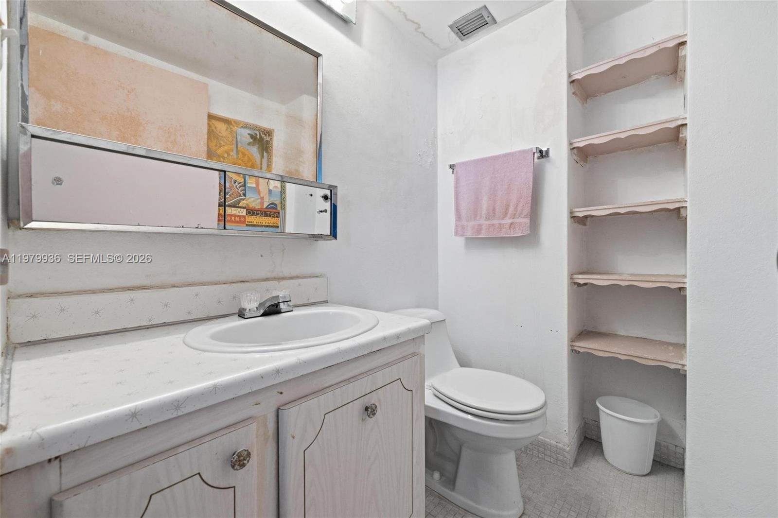 9225 Collins Ave # 610