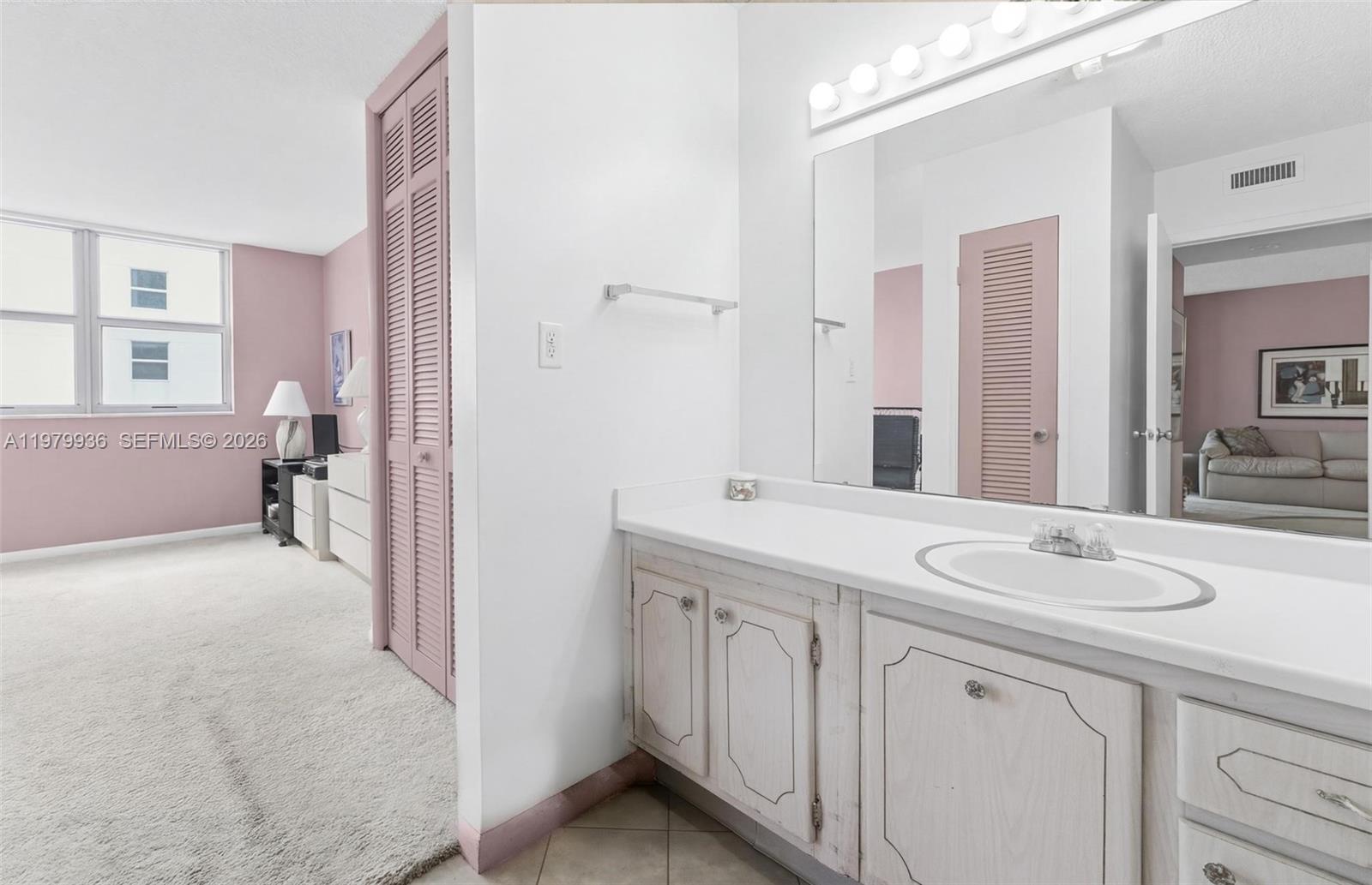 9225 Collins Ave # 610