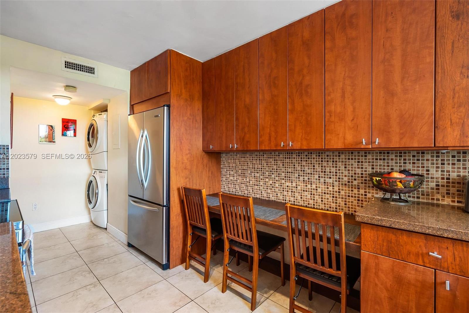 9102 W Bay Harbor Dr Unit: 2-DW