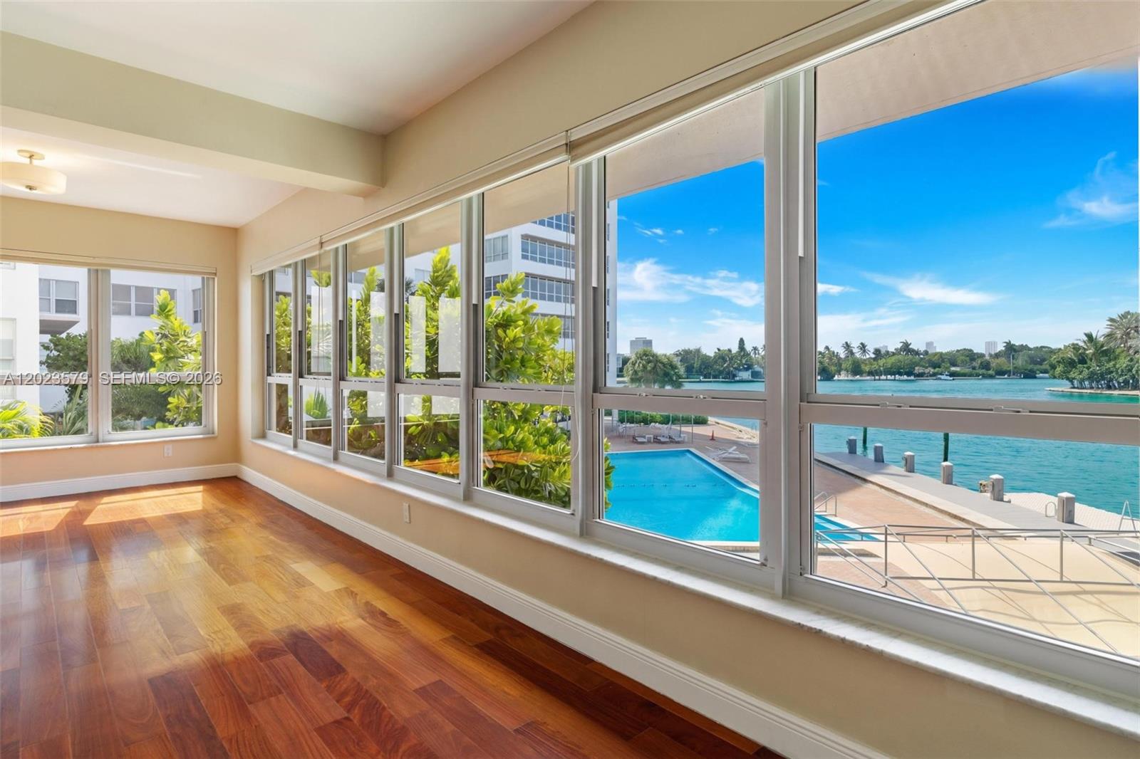 9102 W Bay Harbor Dr Unit: 2-DW