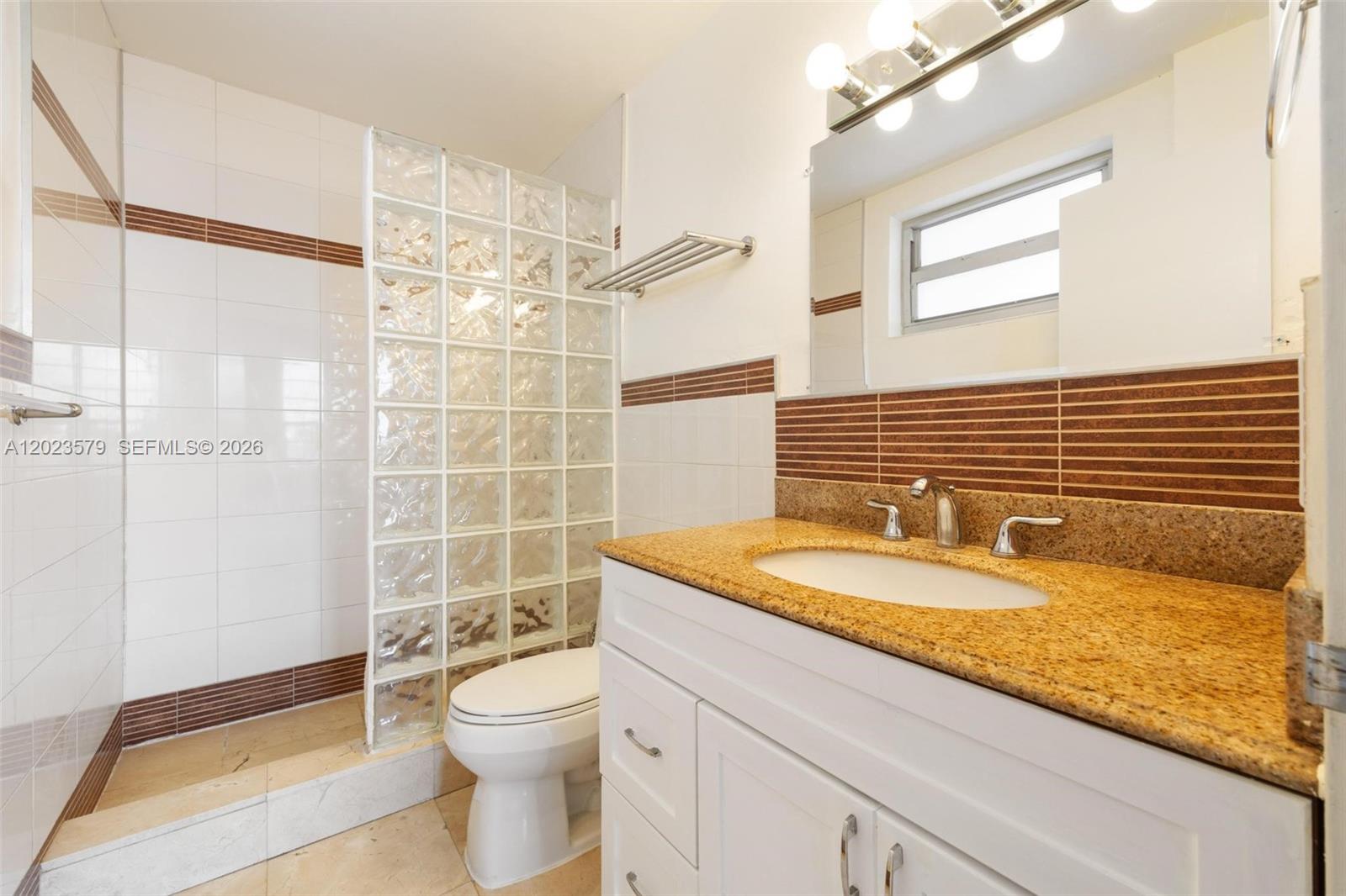 9102 W Bay Harbor Dr Unit: 2-DW