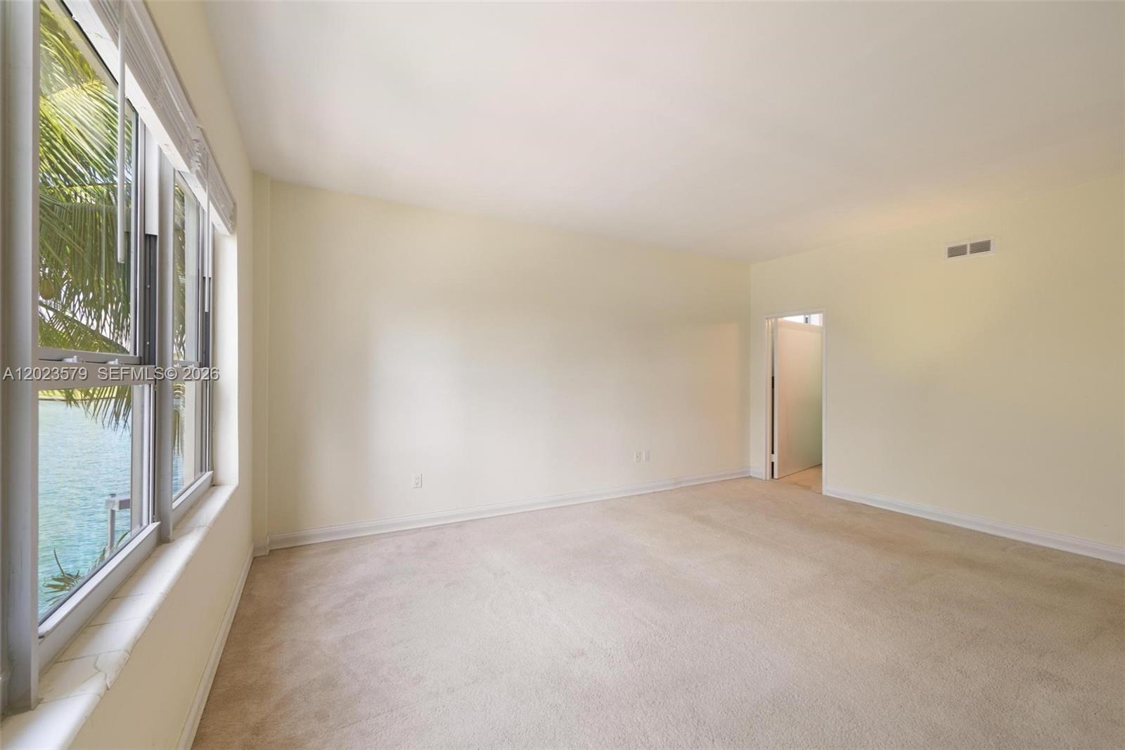 9102 W Bay Harbor Dr Unit: 2-DW