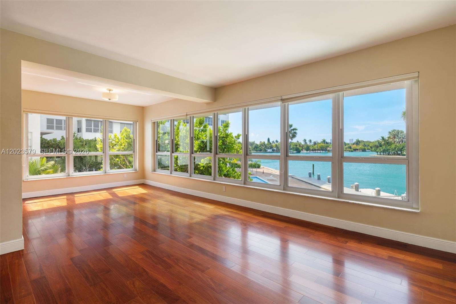 9102 W Bay Harbor Dr Unit: 2-DW