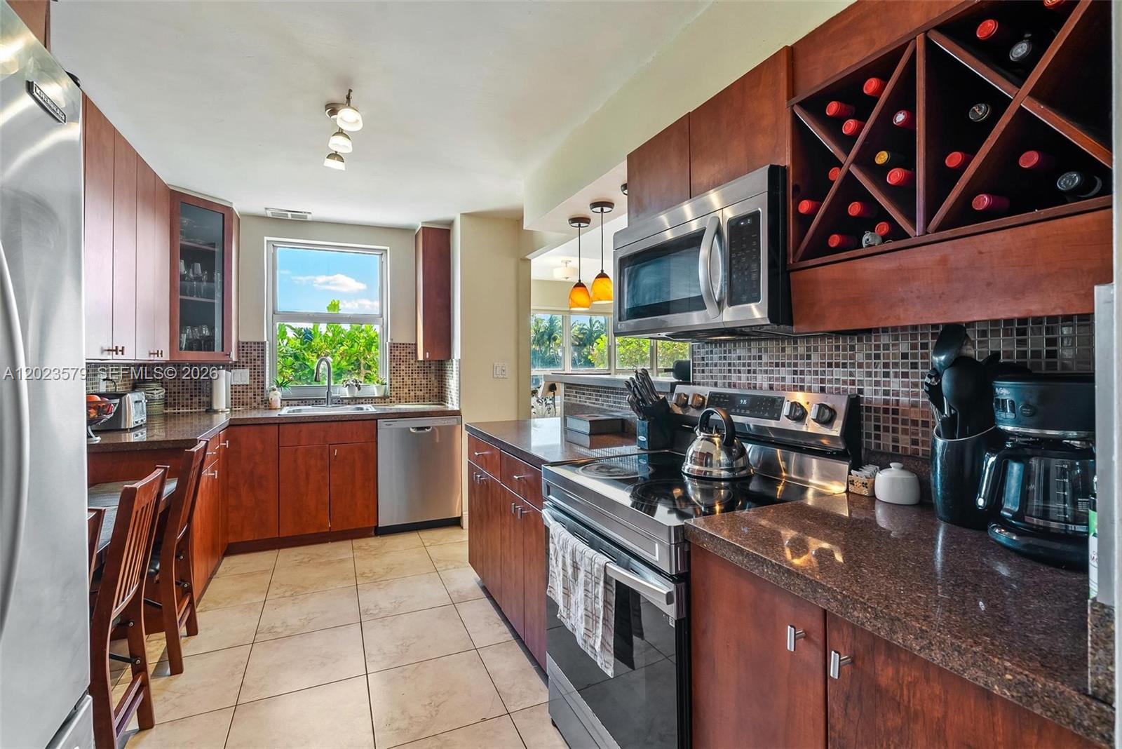 9102 W Bay Harbor Dr Unit: 2-DW