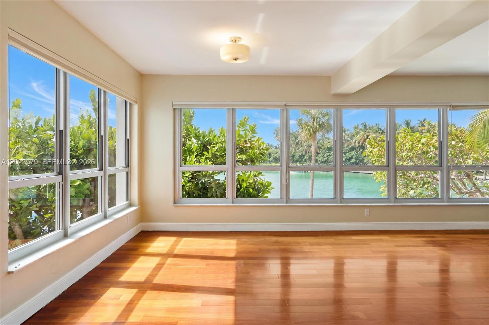 9102 W Bay Harbor Dr Unit: 2-DW