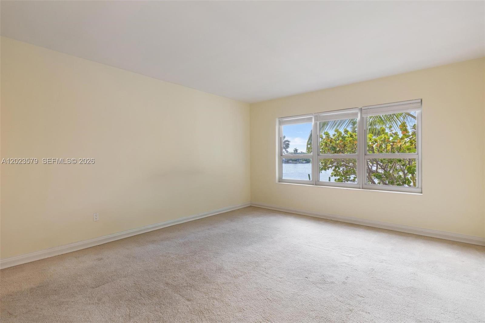 9102 W Bay Harbor Dr Unit: 2-DW