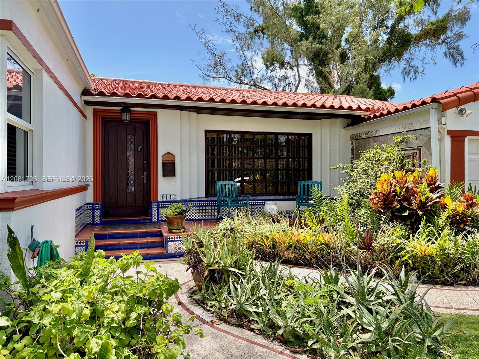 9132 Byron Ave
