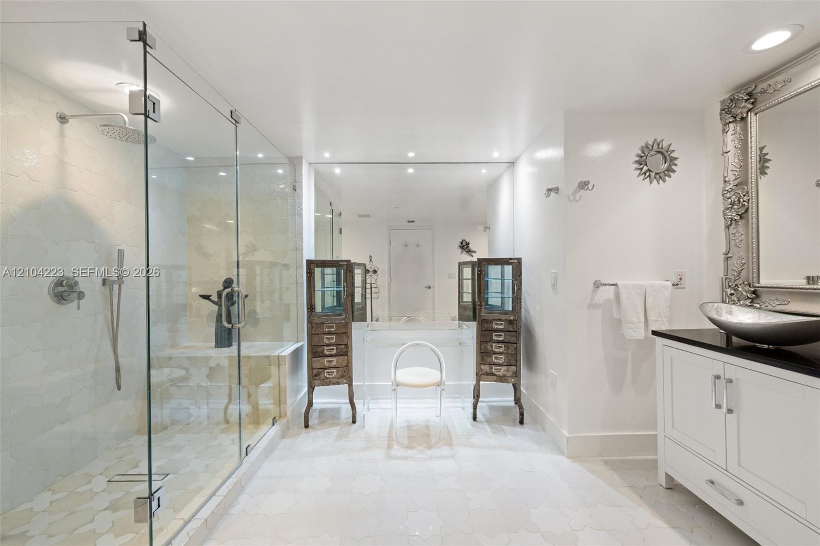 495 Brickell Ave # 3401