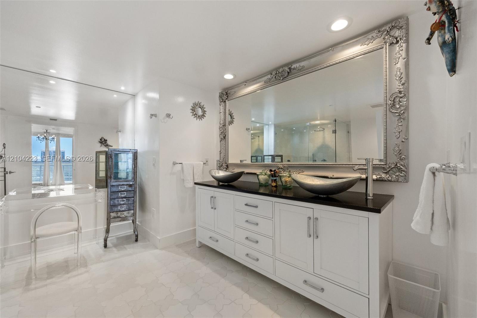 495 Brickell Ave # 3401