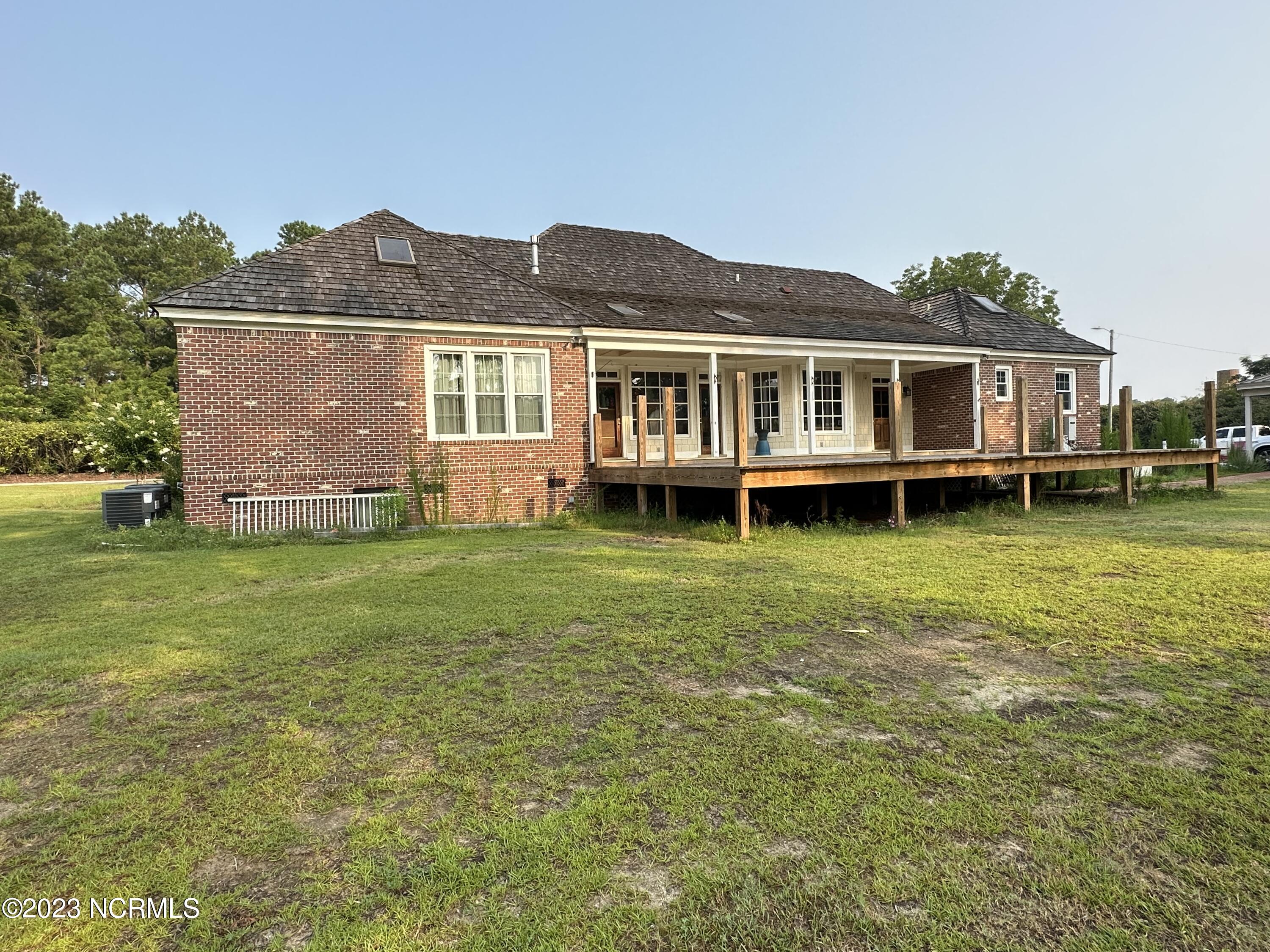 141 Ernest Lane