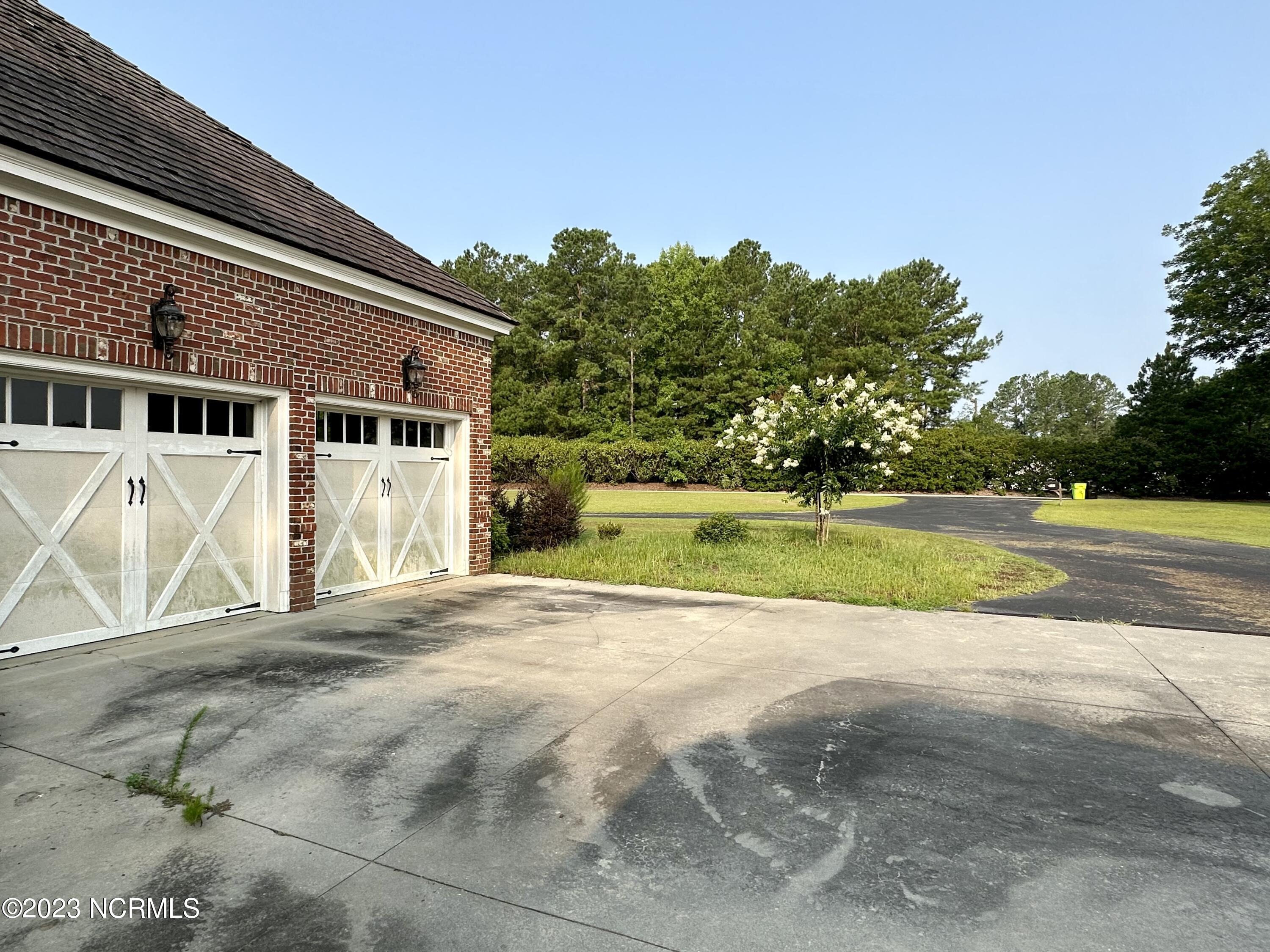 141 Ernest Lane