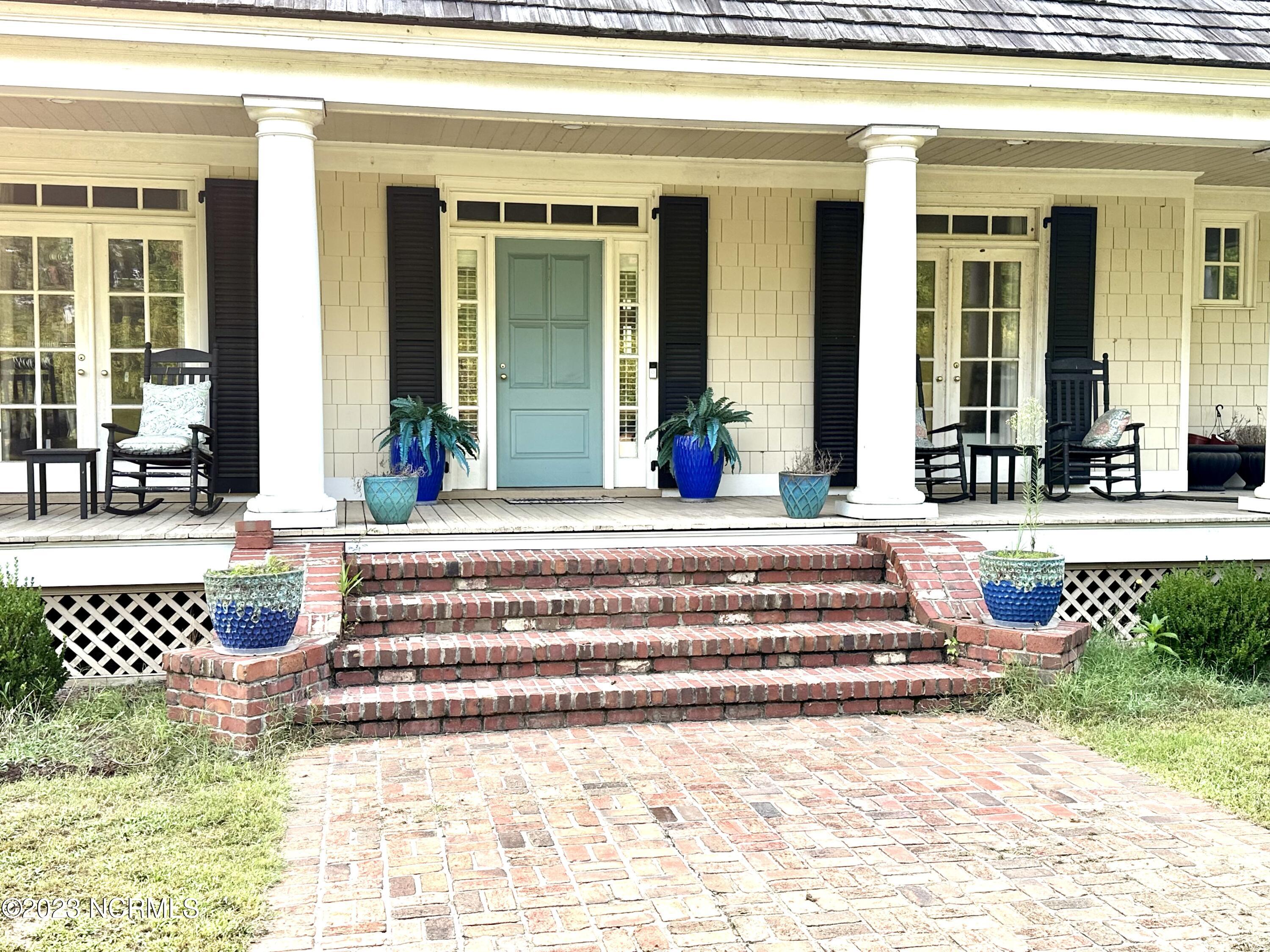 141 Ernest Lane