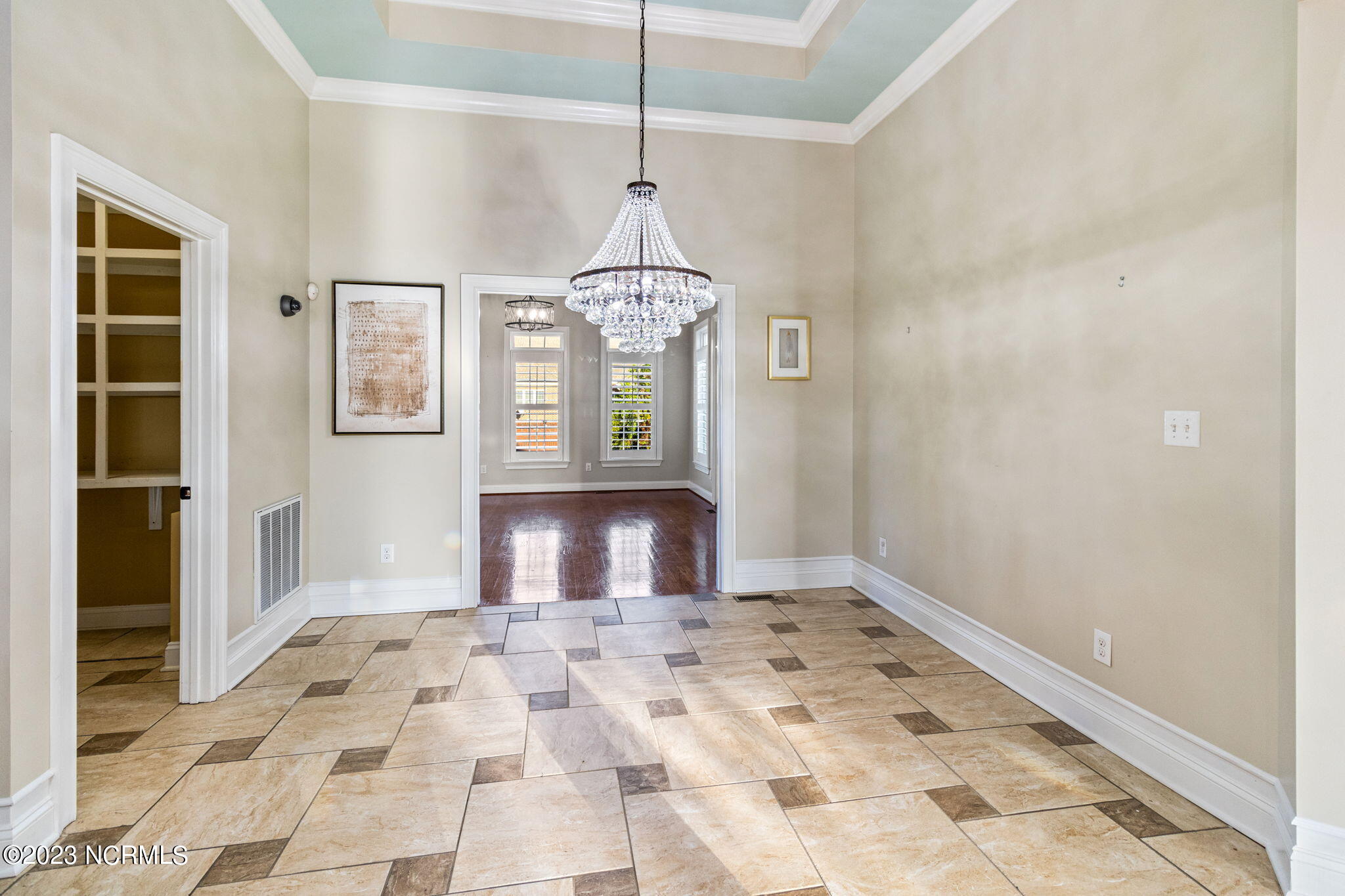 5411 White Oak Drive