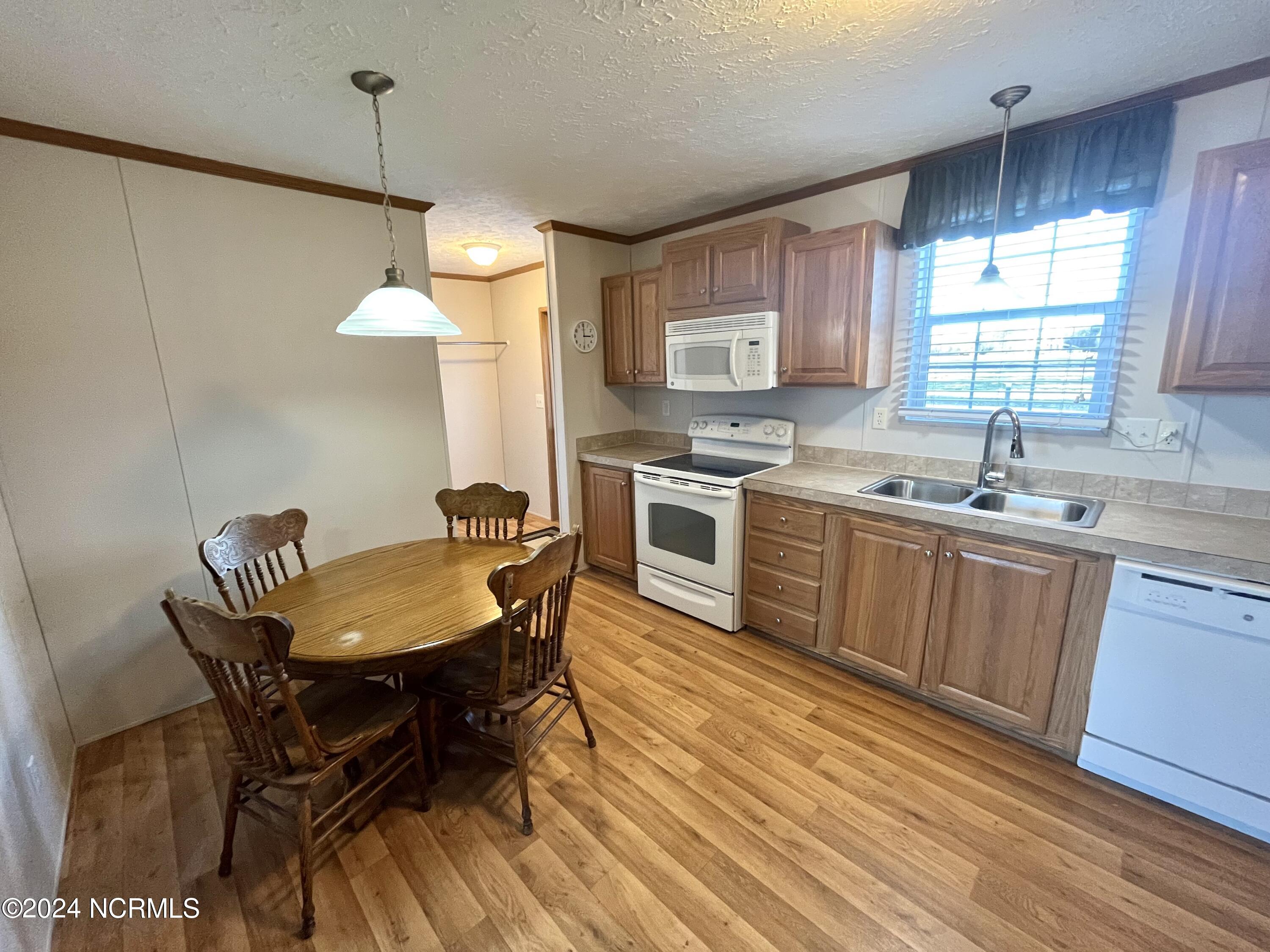 6943 Twisted Hickory Road