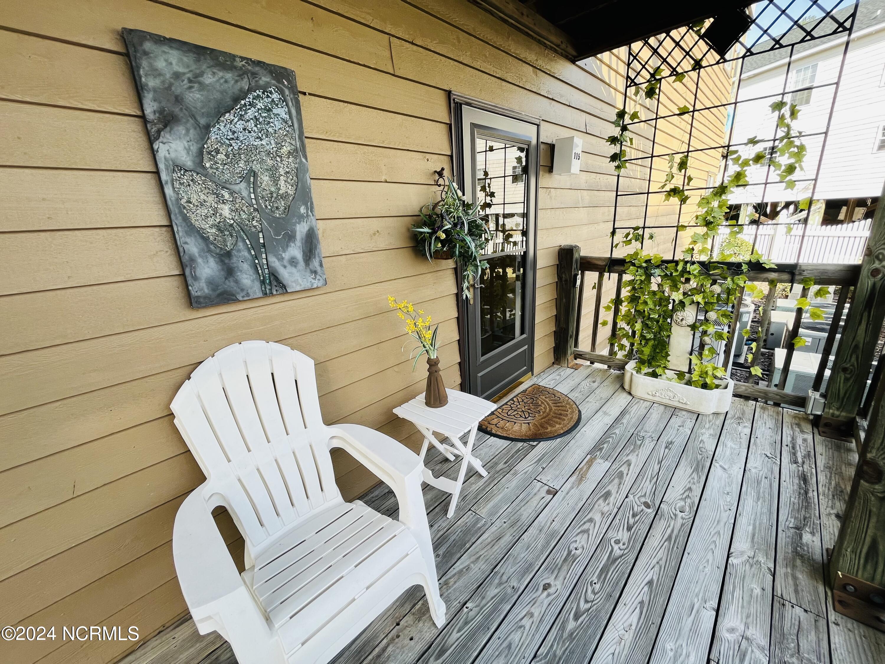 115 Lake Place Condo Drive