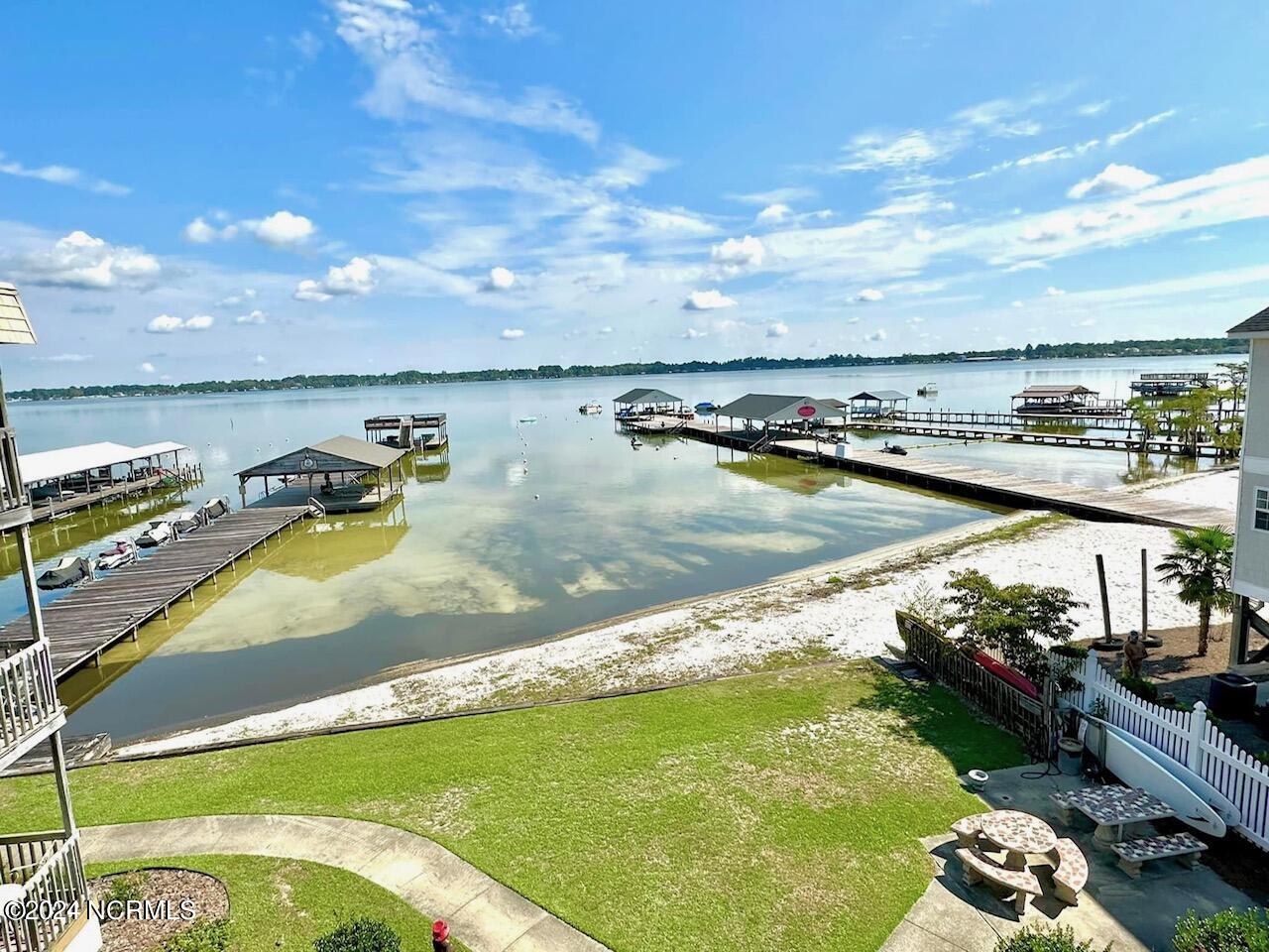 115 Lake Place Condo Drive