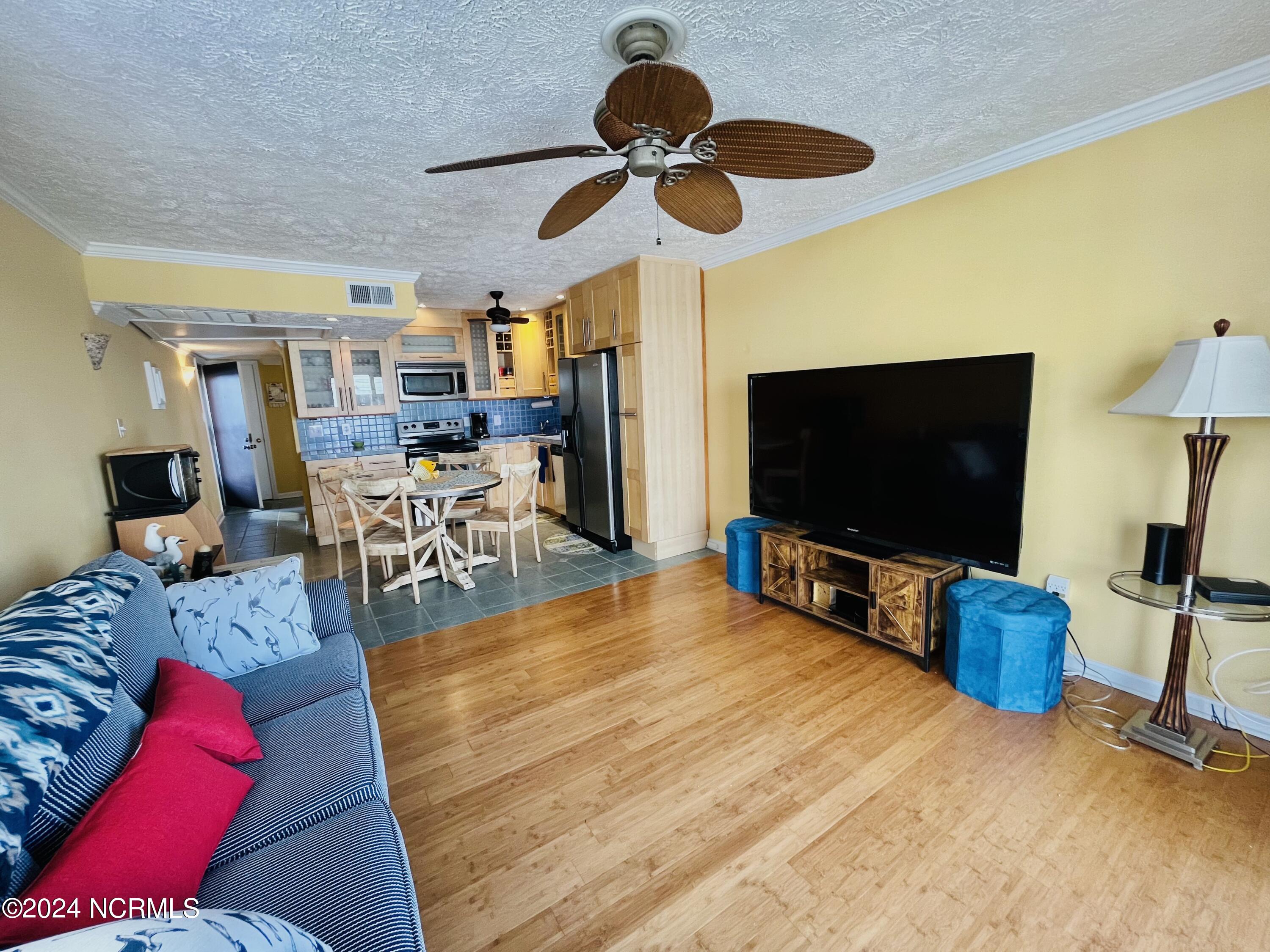 115 Lake Place Condo Drive