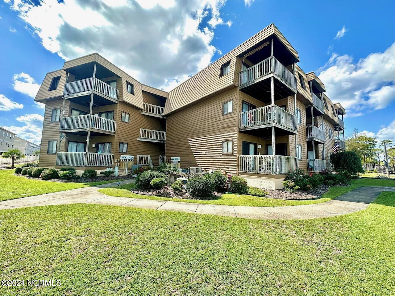 115 Lake Place Condo Drive