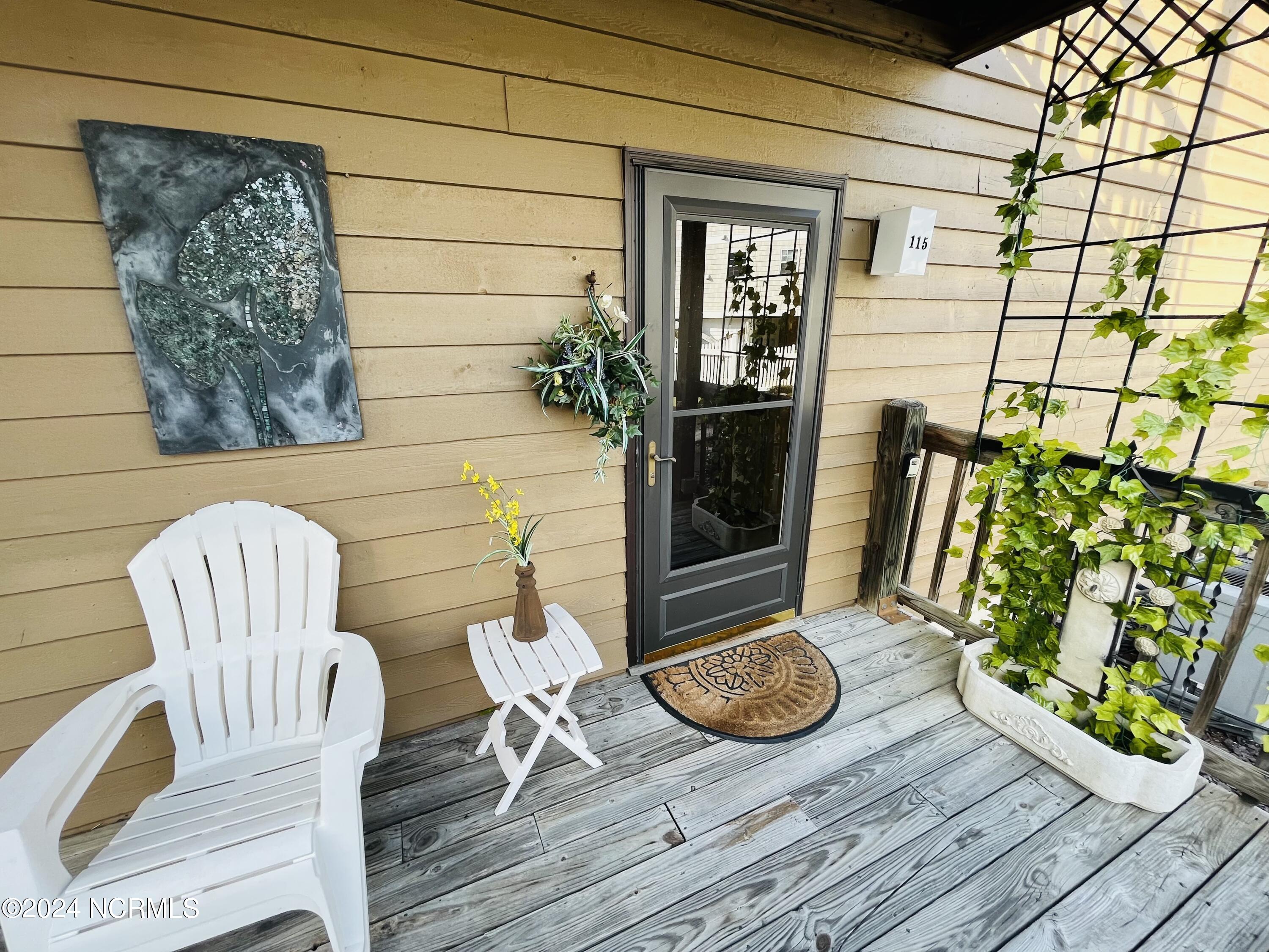 115 Lake Place Condo Drive