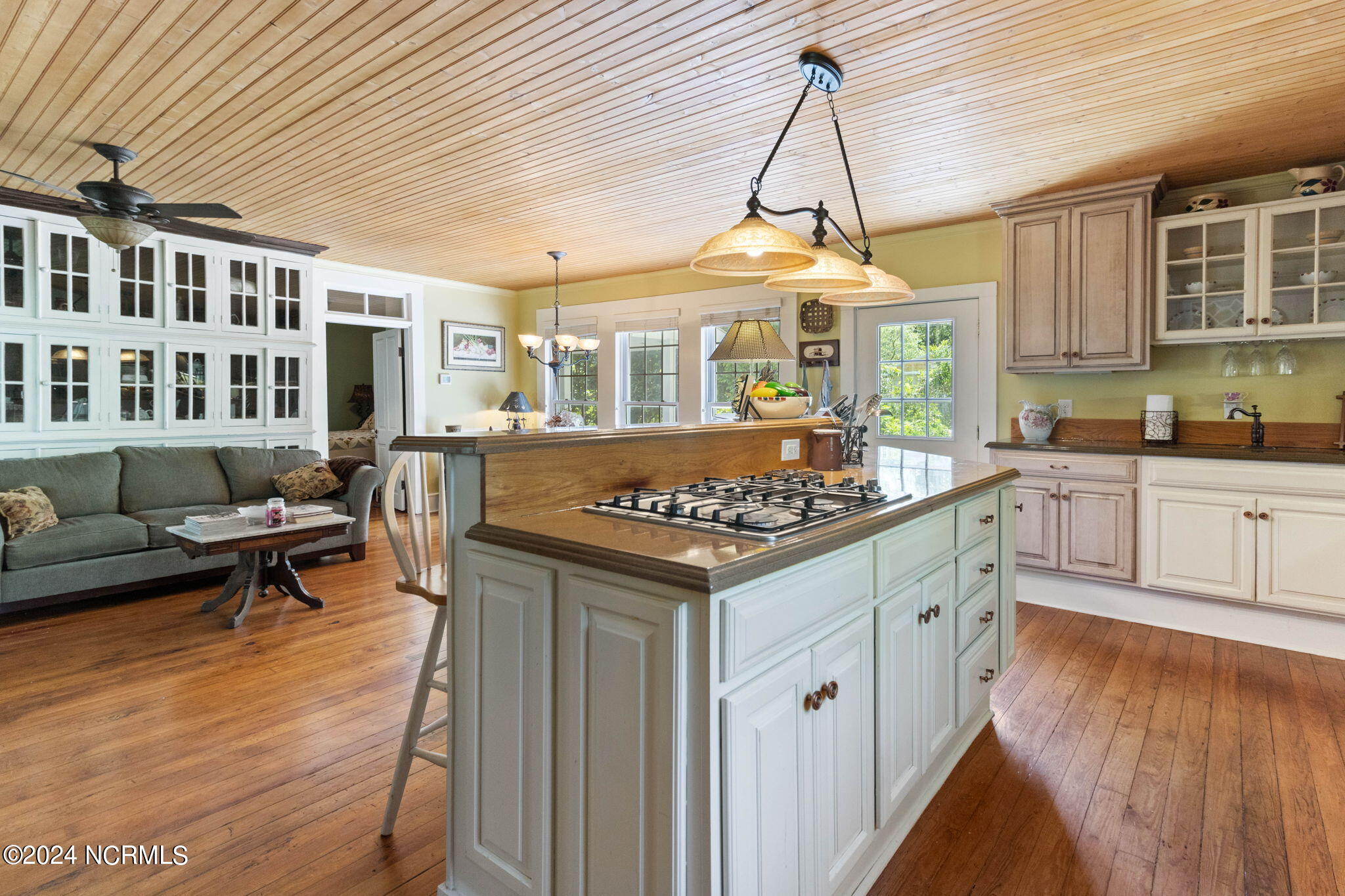 9780 College North Street