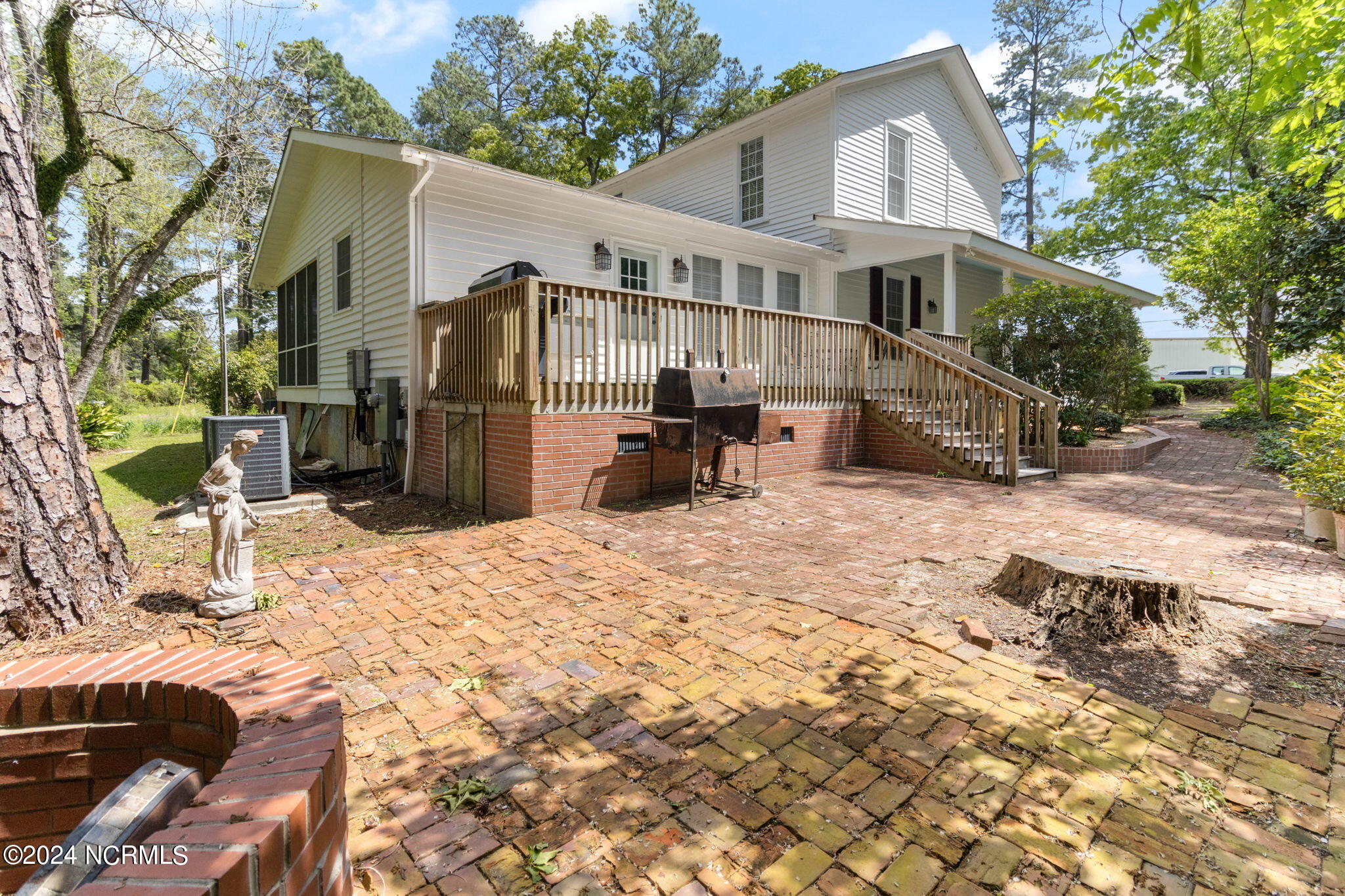 9780 College North Street