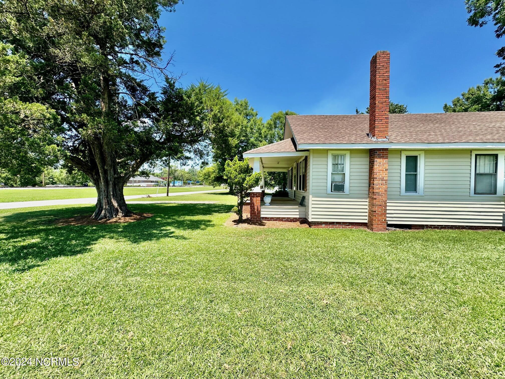 110 E Railroad Street