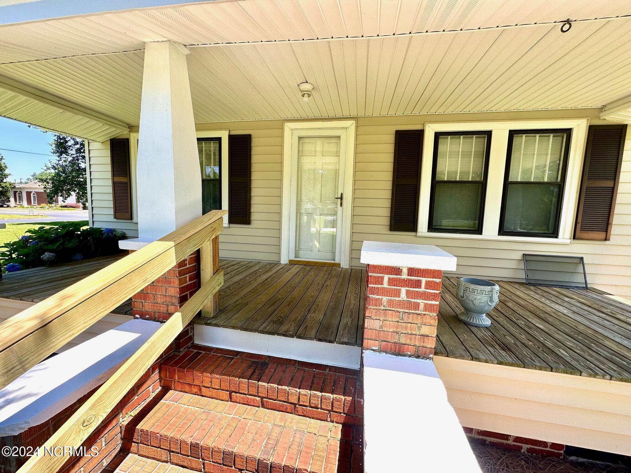 110 E Railroad Street