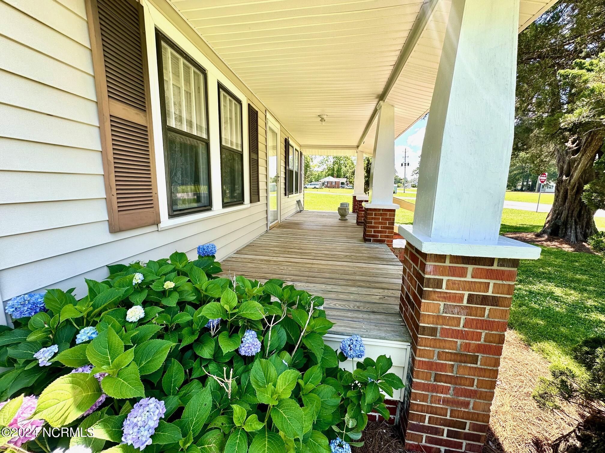 110 E Railroad Street