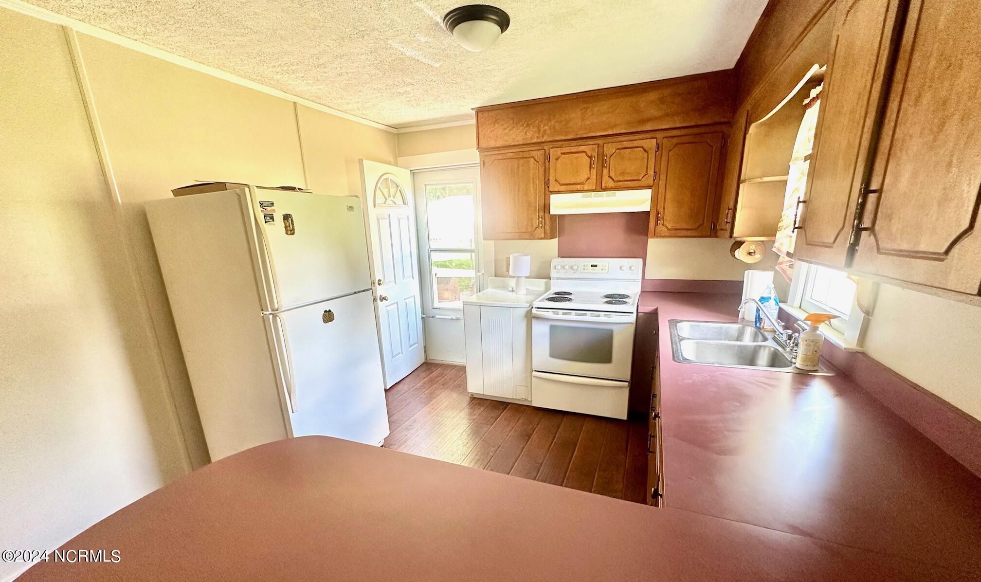 110 E Railroad Street