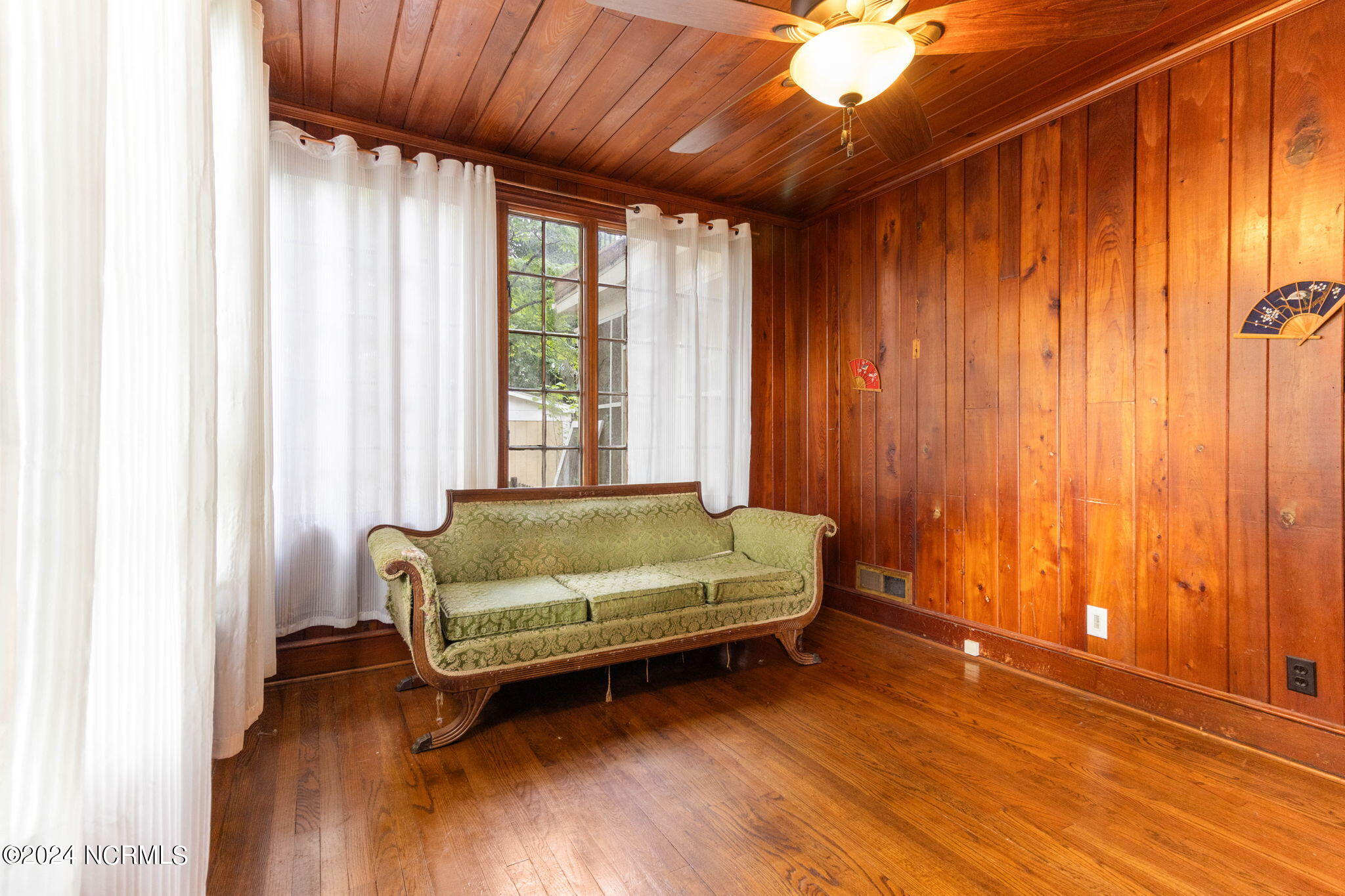 107 N Morehead Street