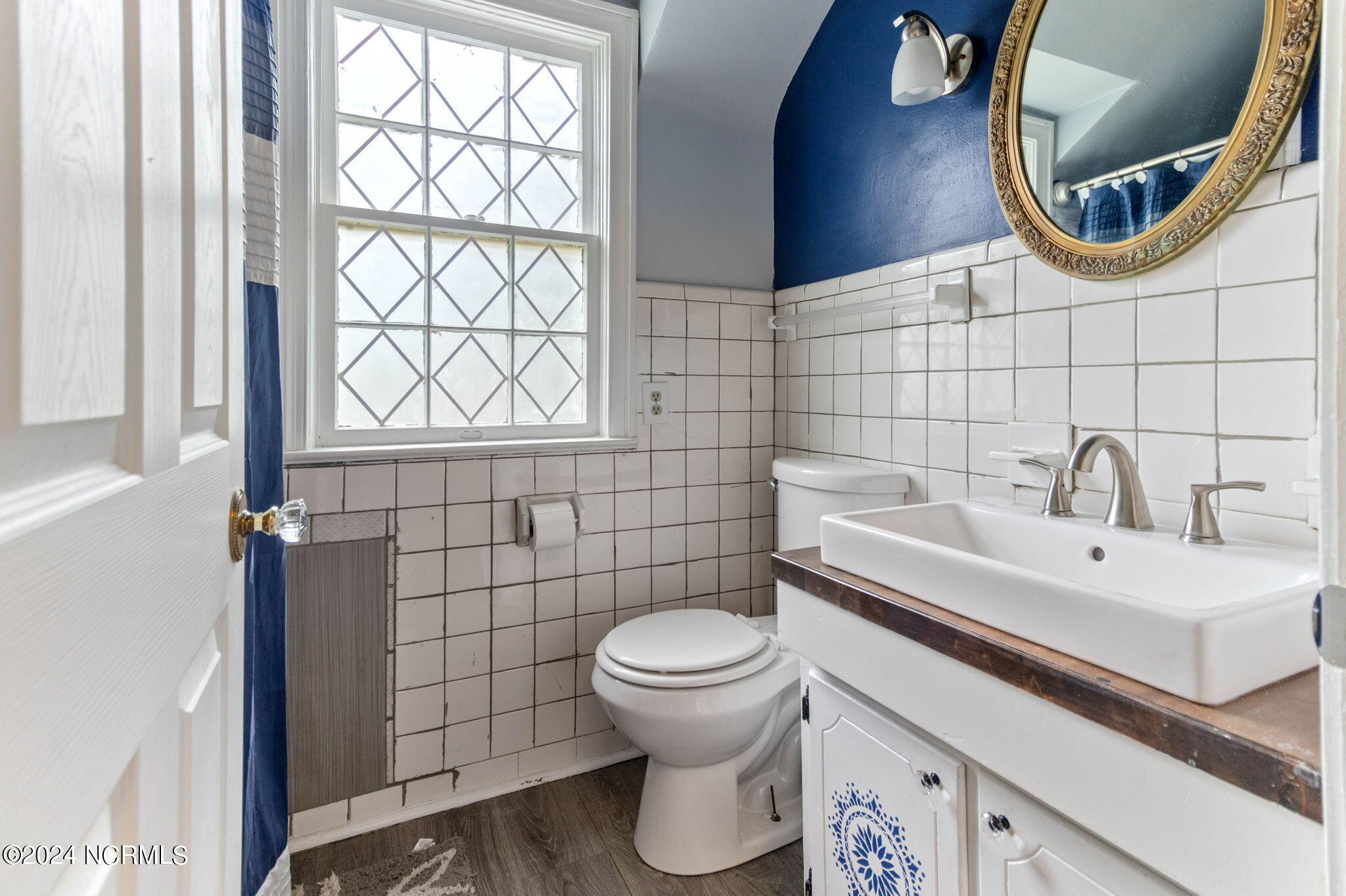 107 N Morehead Street